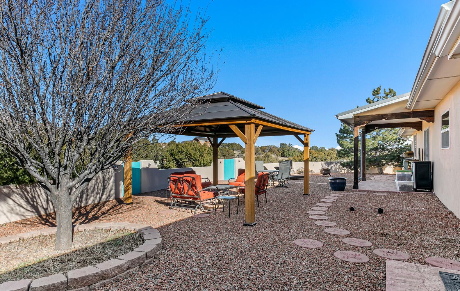 6 Kiowa Court