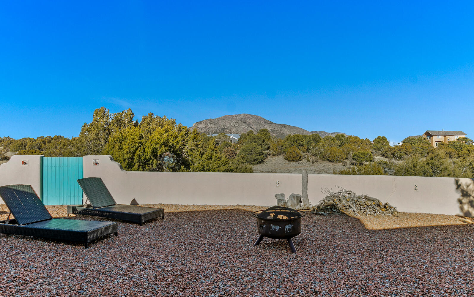 6 Kiowa Court