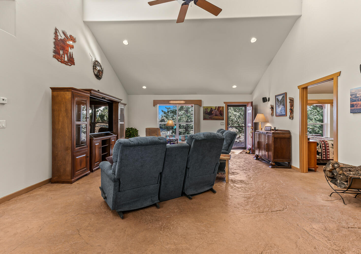 6 Kiowa Court