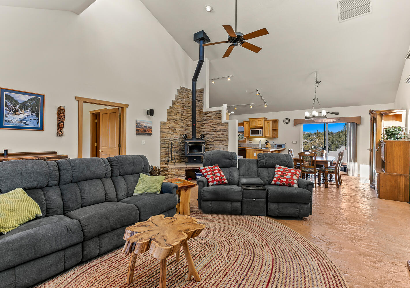 6 Kiowa Court