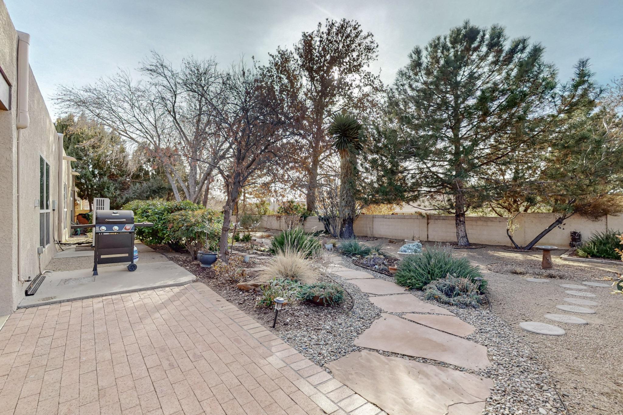 6109 PADRE Court NE