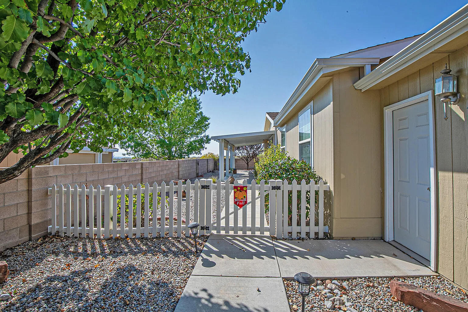 303 SUNRISE BLUFFS Drive