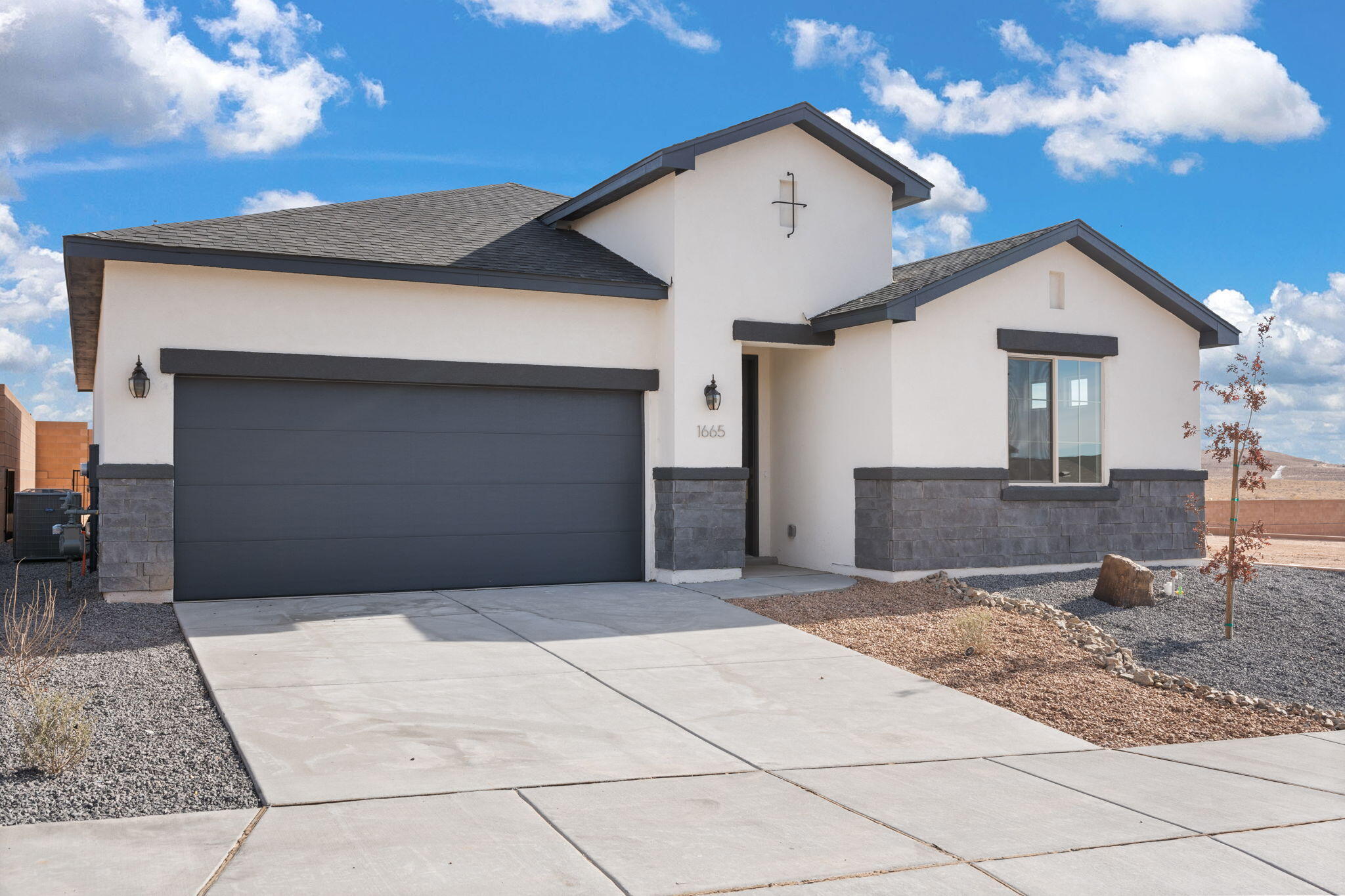 1665 Tierra Del Norte Loop