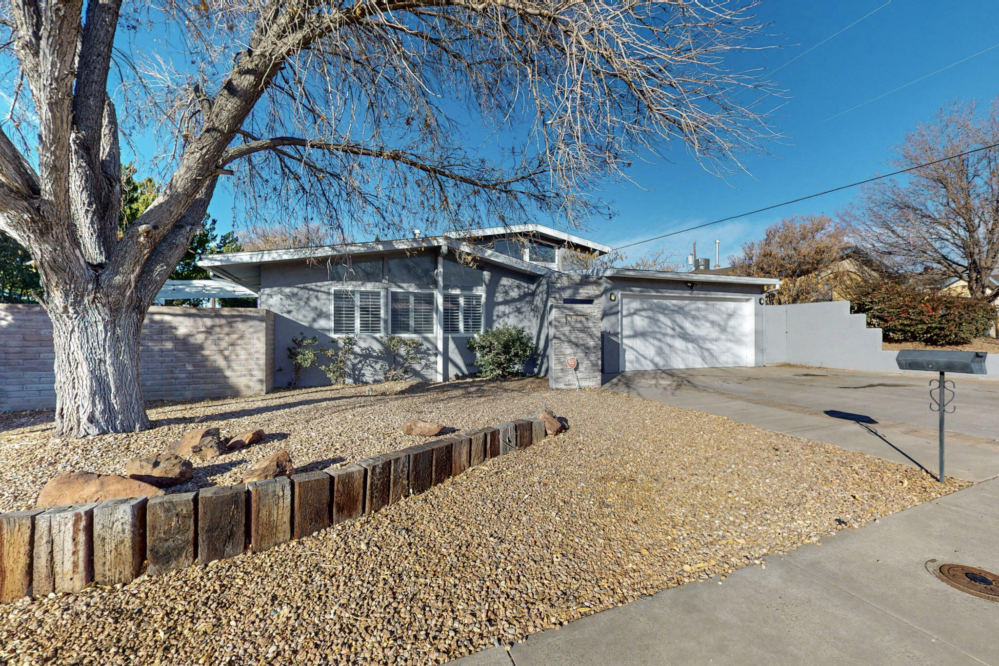 3805 GARCIA Street NE