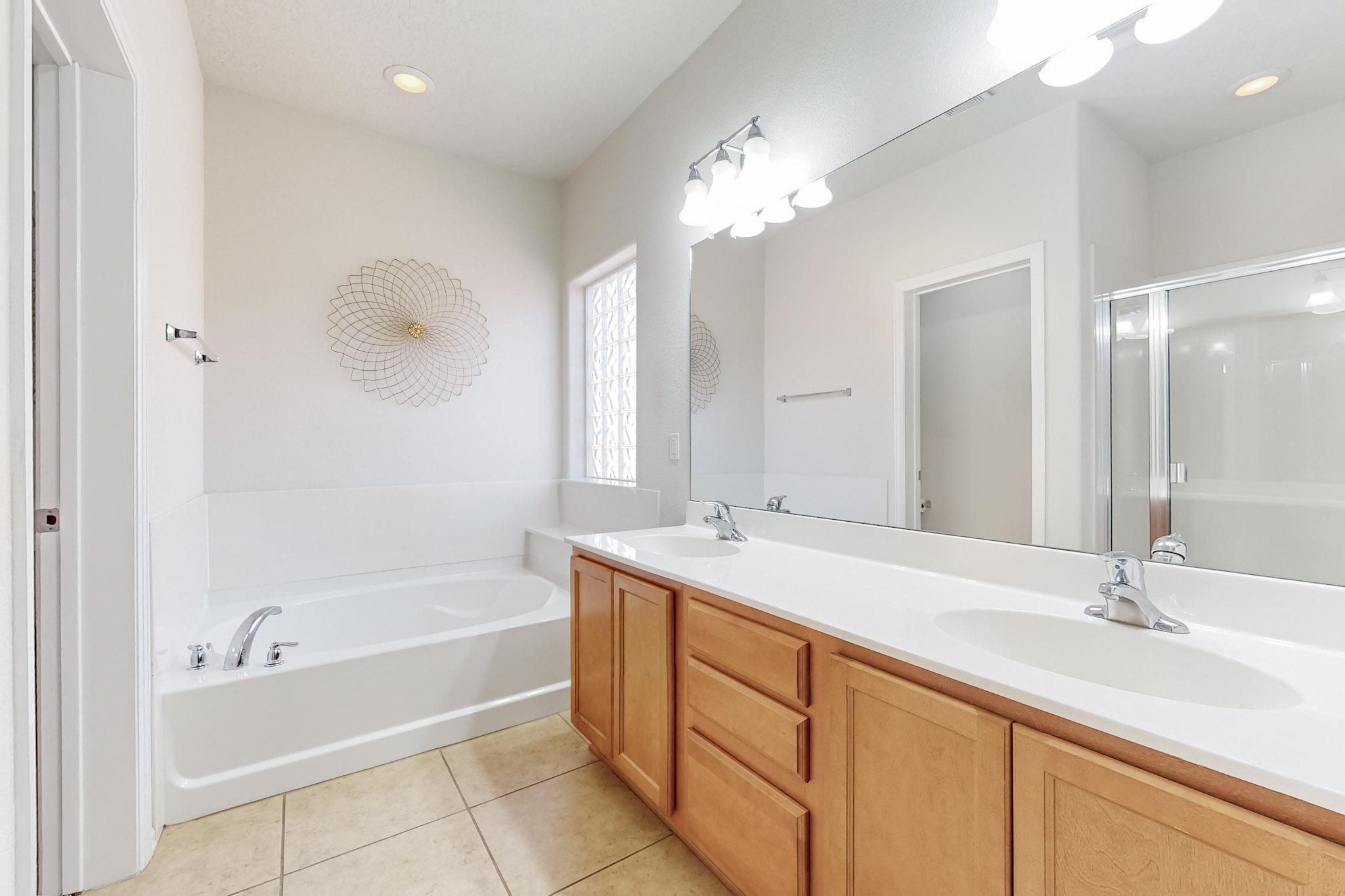 421 PASEO VISTA Loop NE