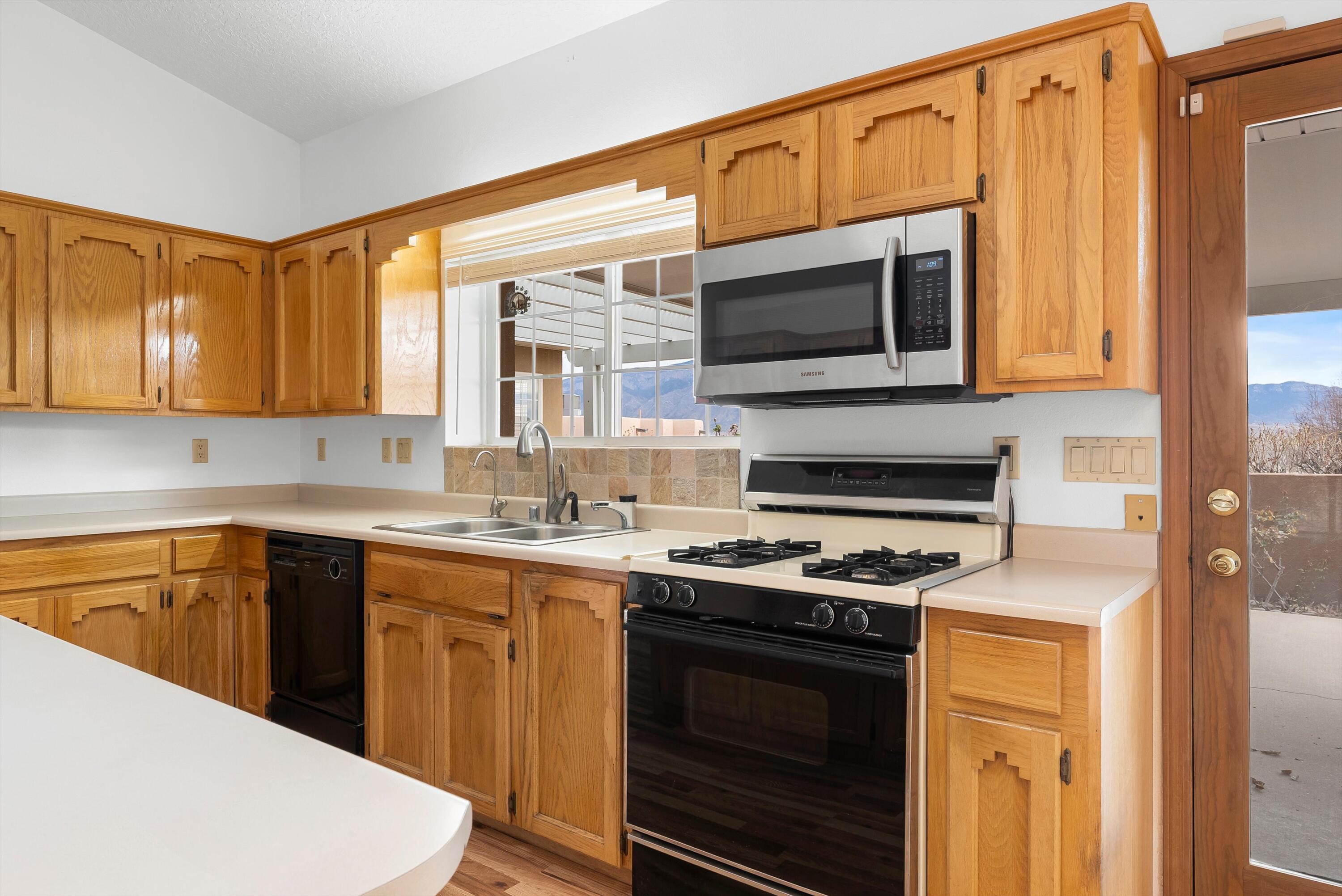 5910 RIO SALADO Loop NE