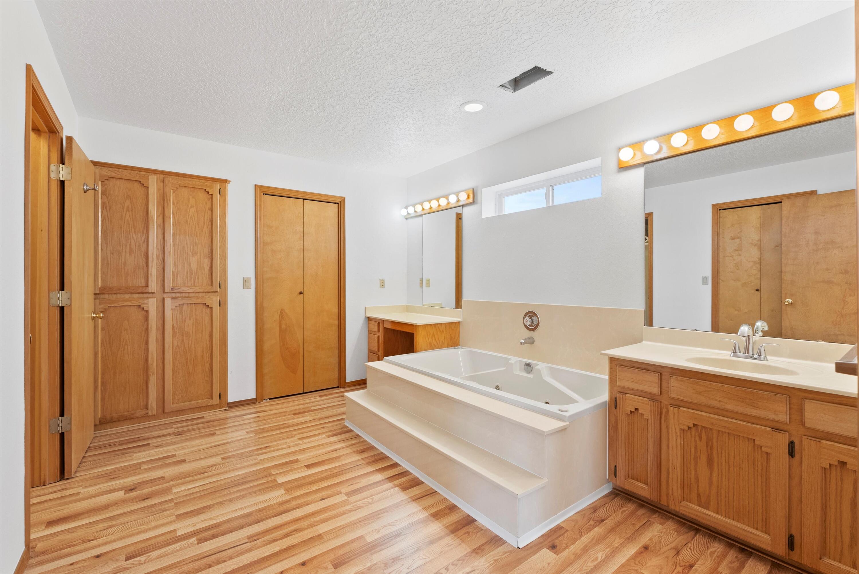 5910 RIO SALADO Loop NE