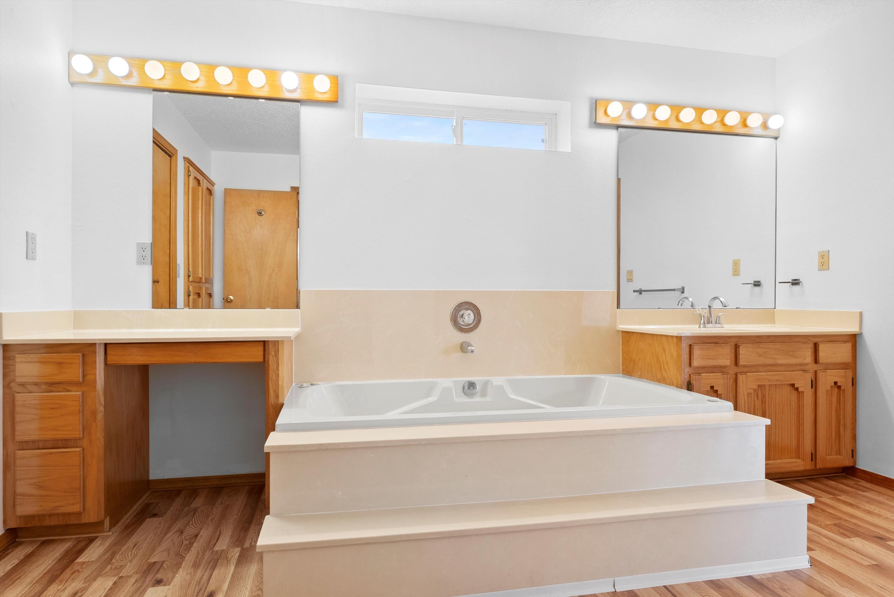 5910 RIO SALADO Loop NE