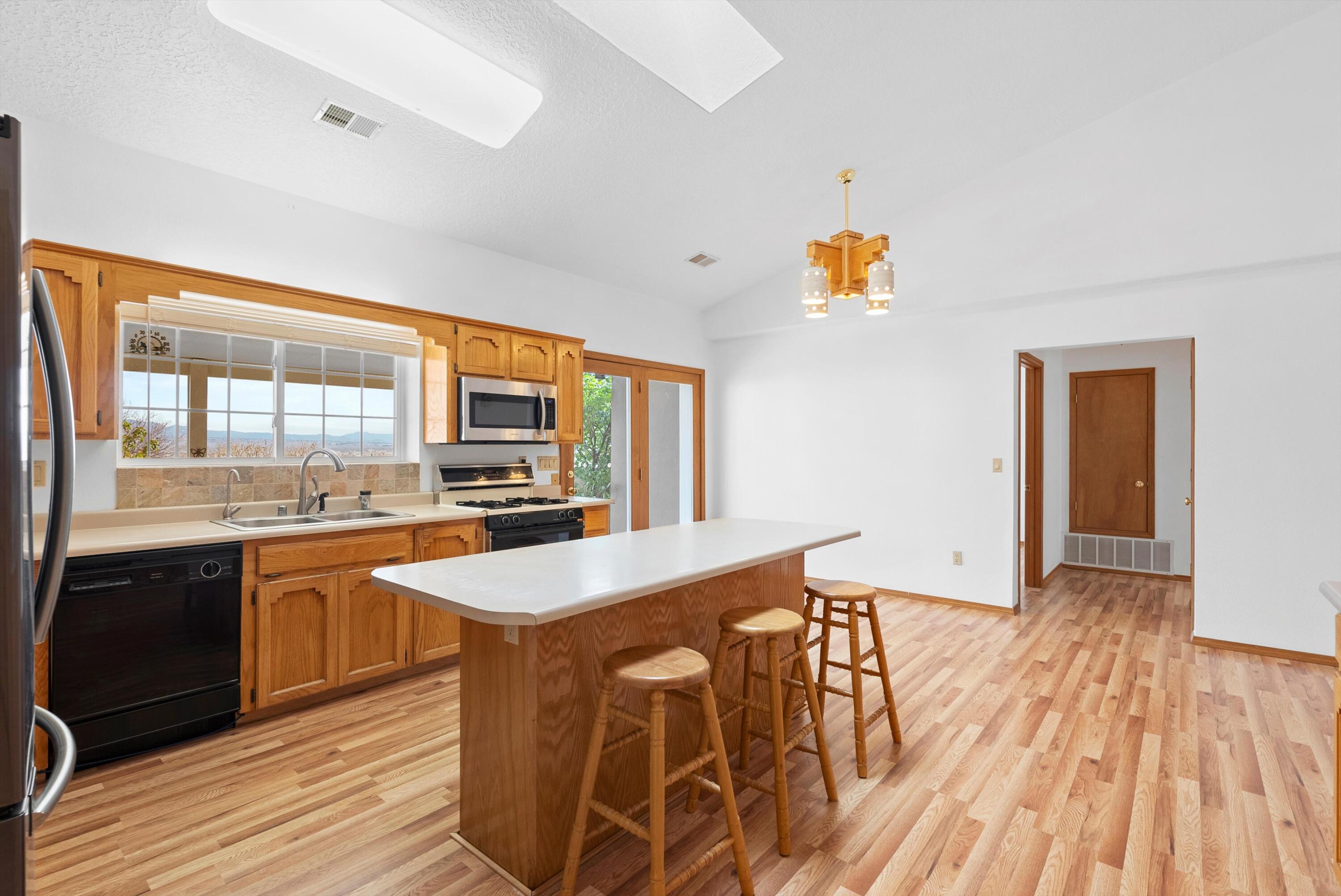 5910 RIO SALADO Loop NE