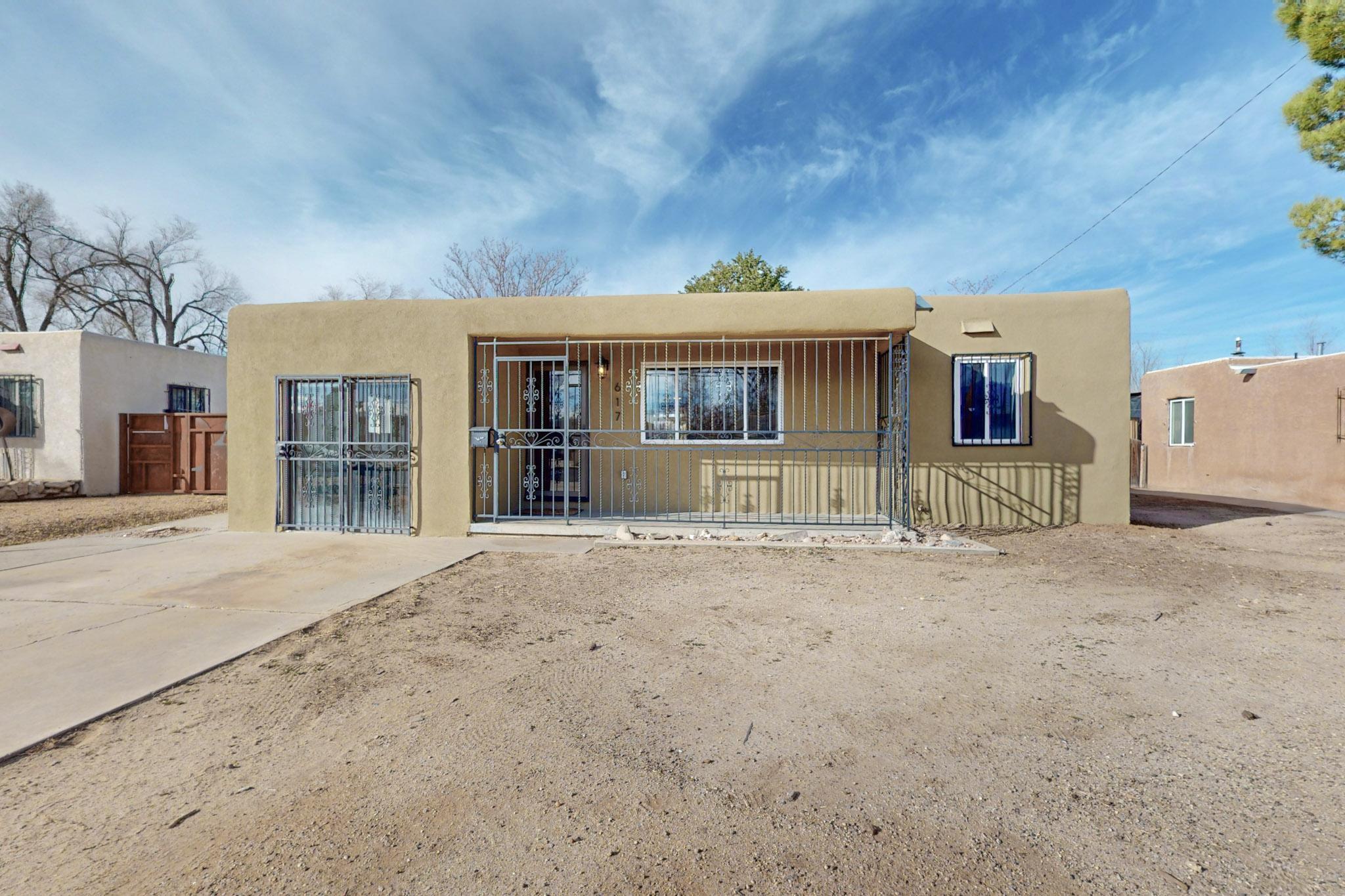 617 PALOMAS Drive SE