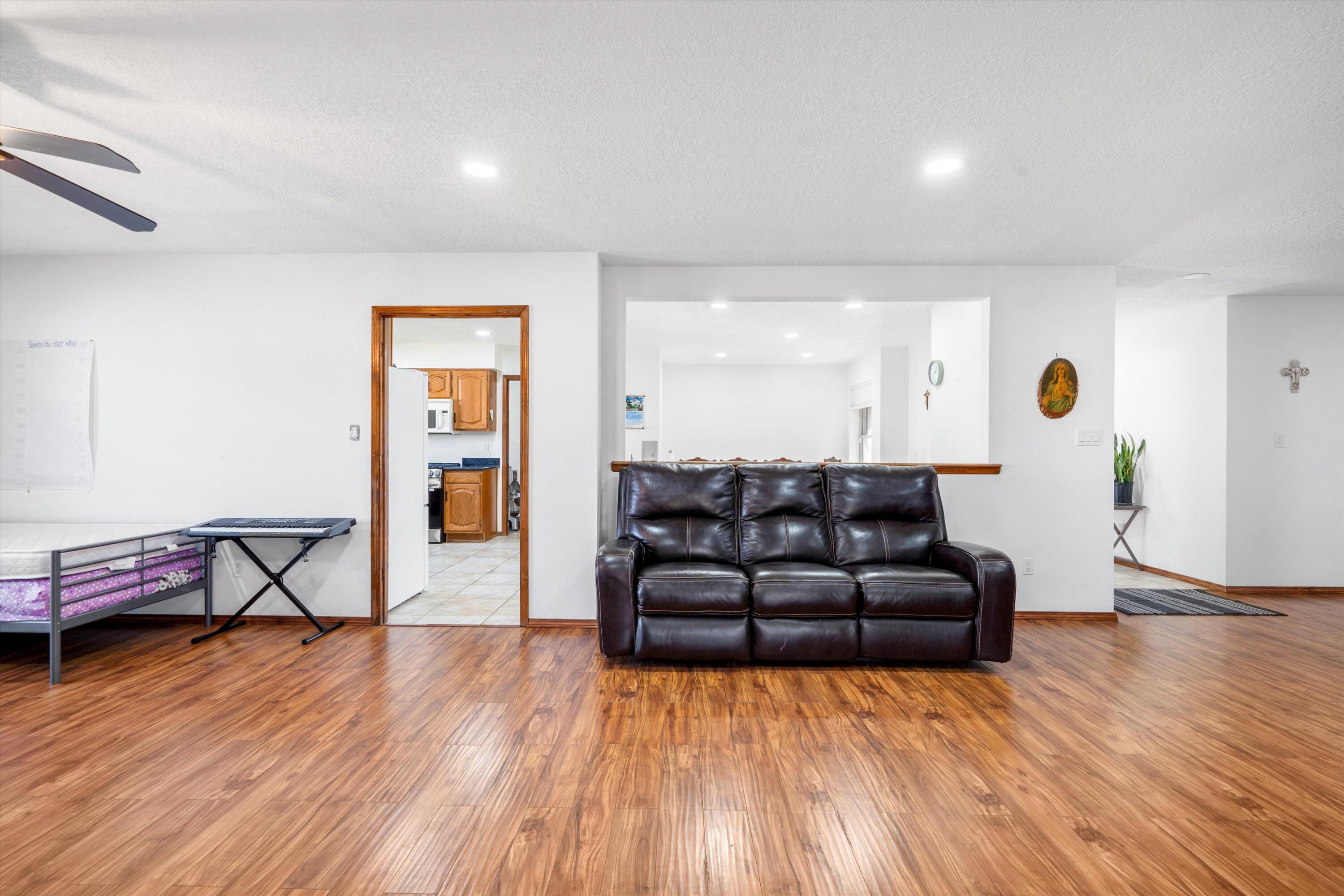 5101 RUSSELL Drive NW