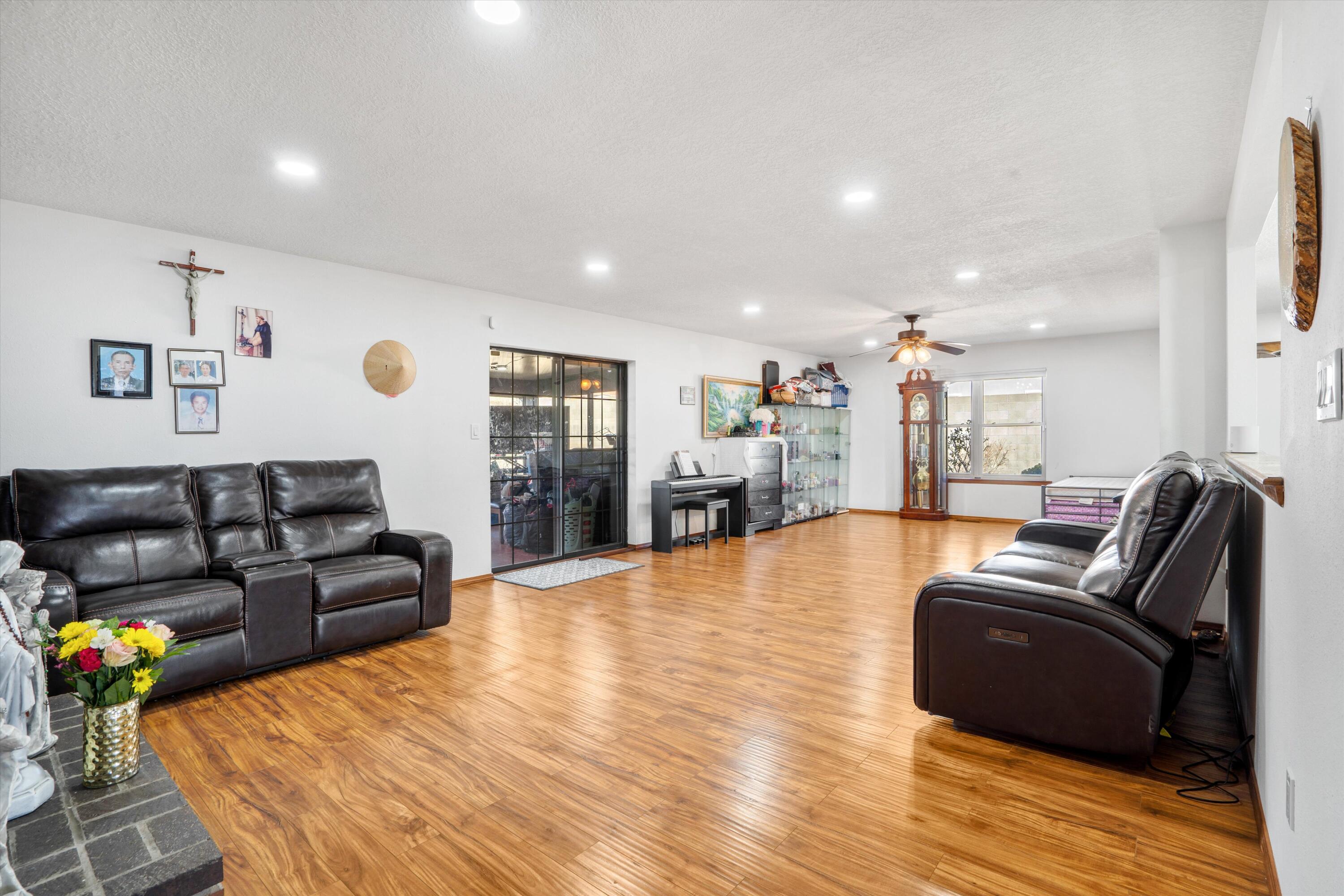 5101 RUSSELL Drive NW