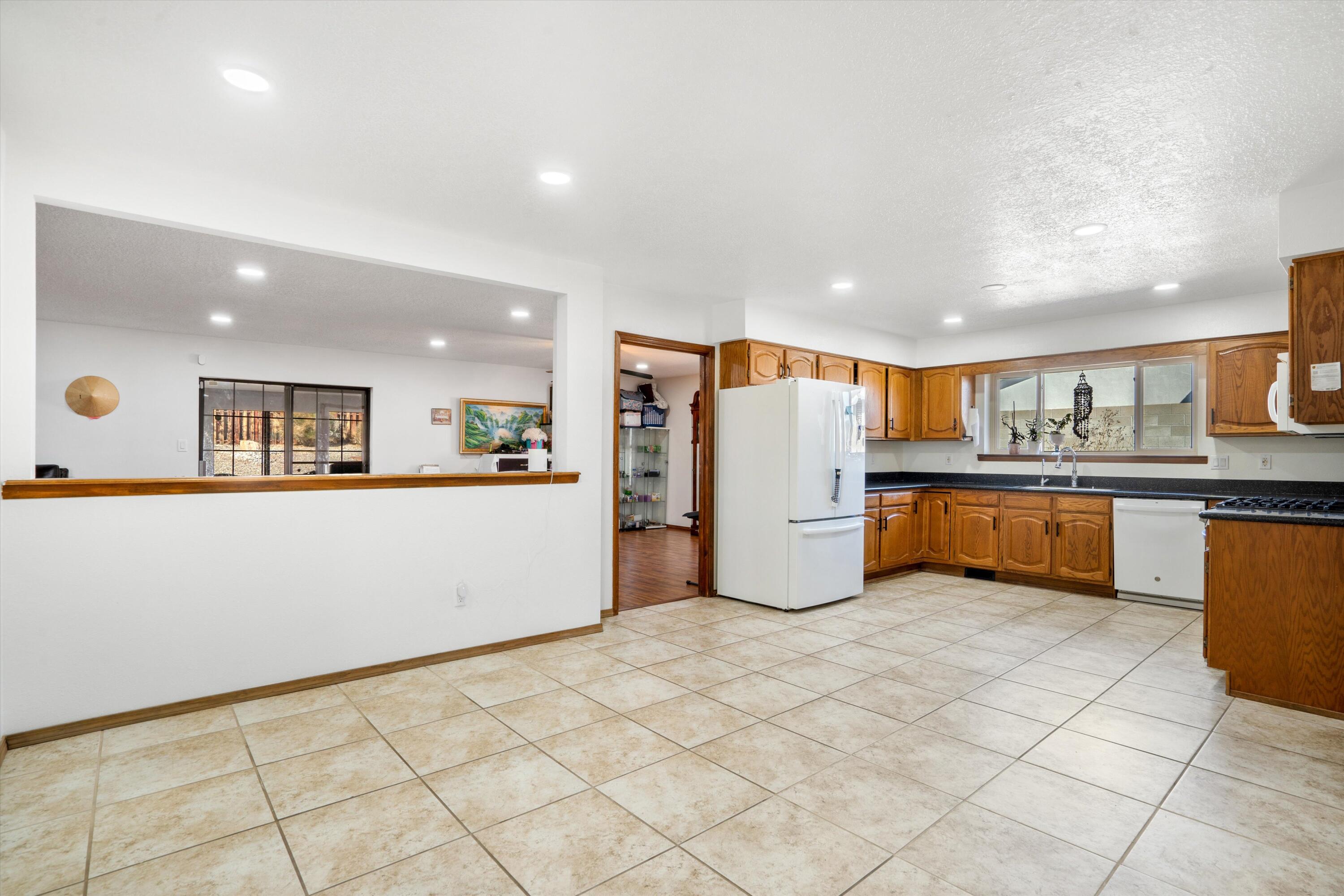 5101 RUSSELL Drive NW