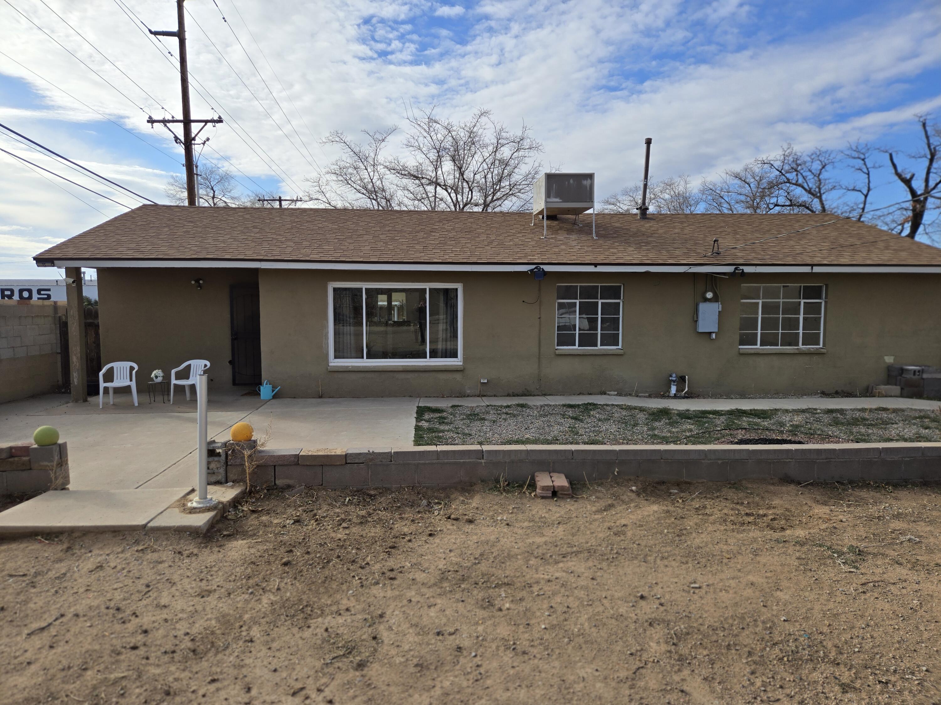 2612 ESPANOLA Street NE