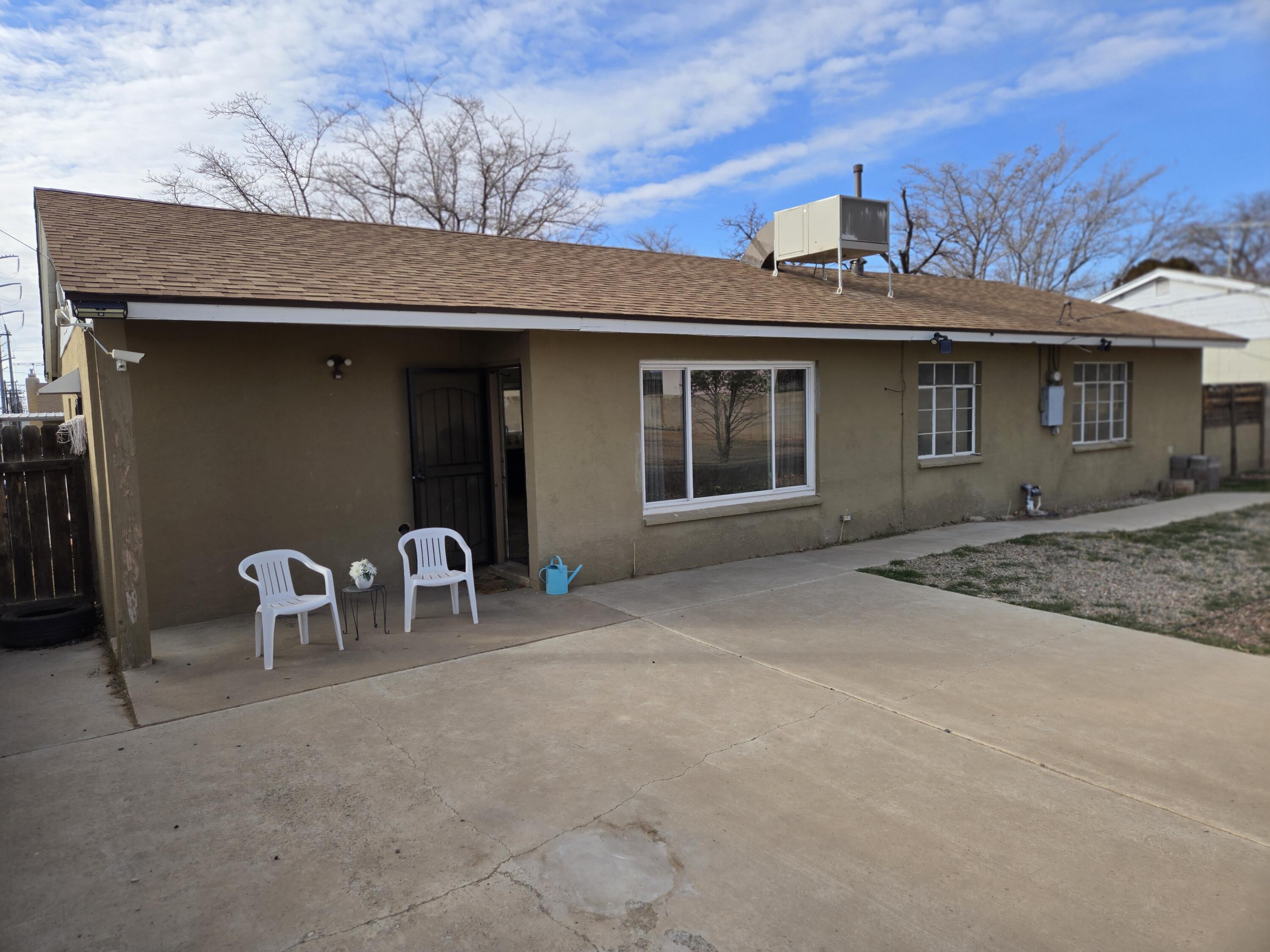 2612 ESPANOLA Street NE