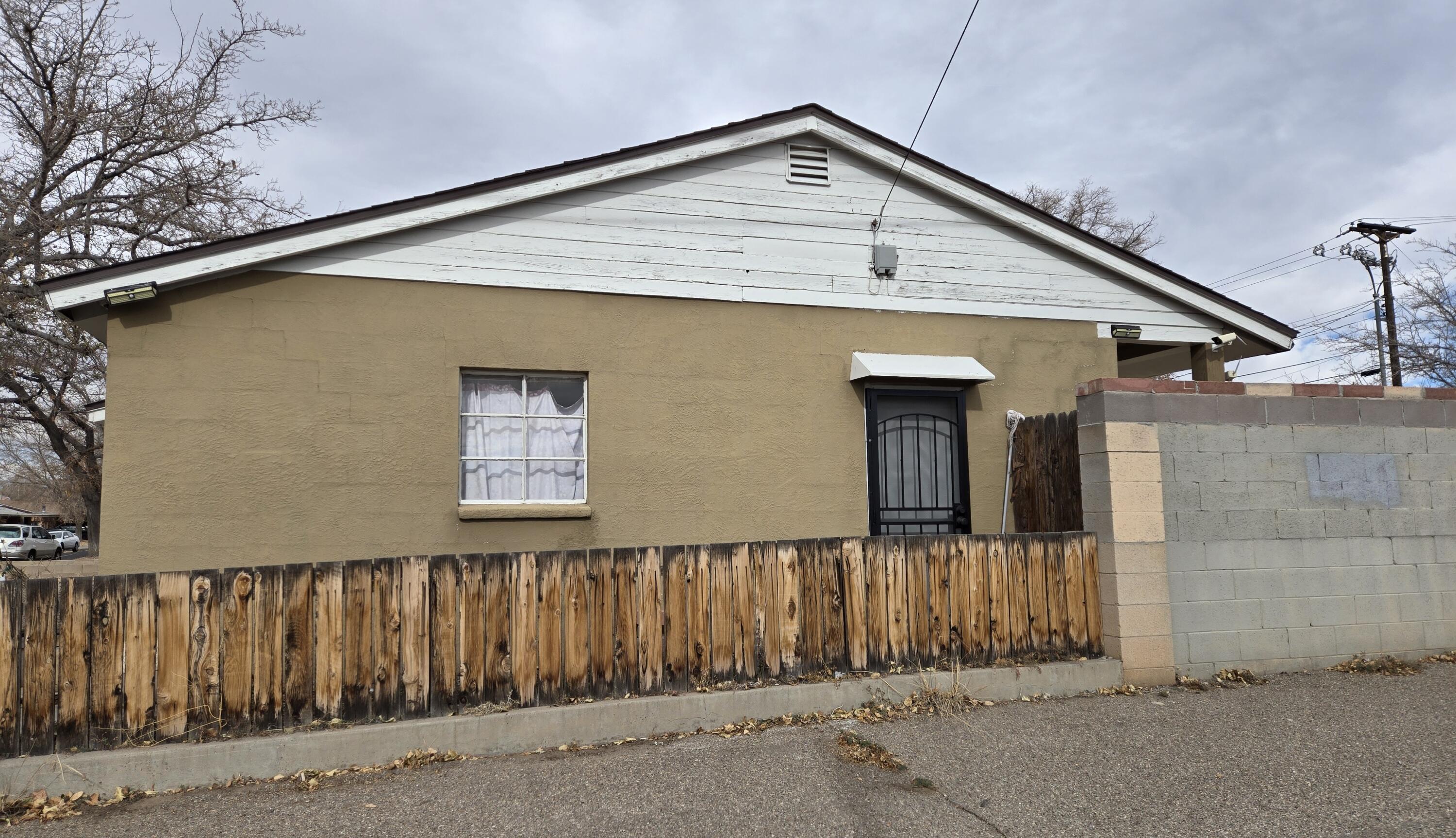 2612 ESPANOLA Street NE