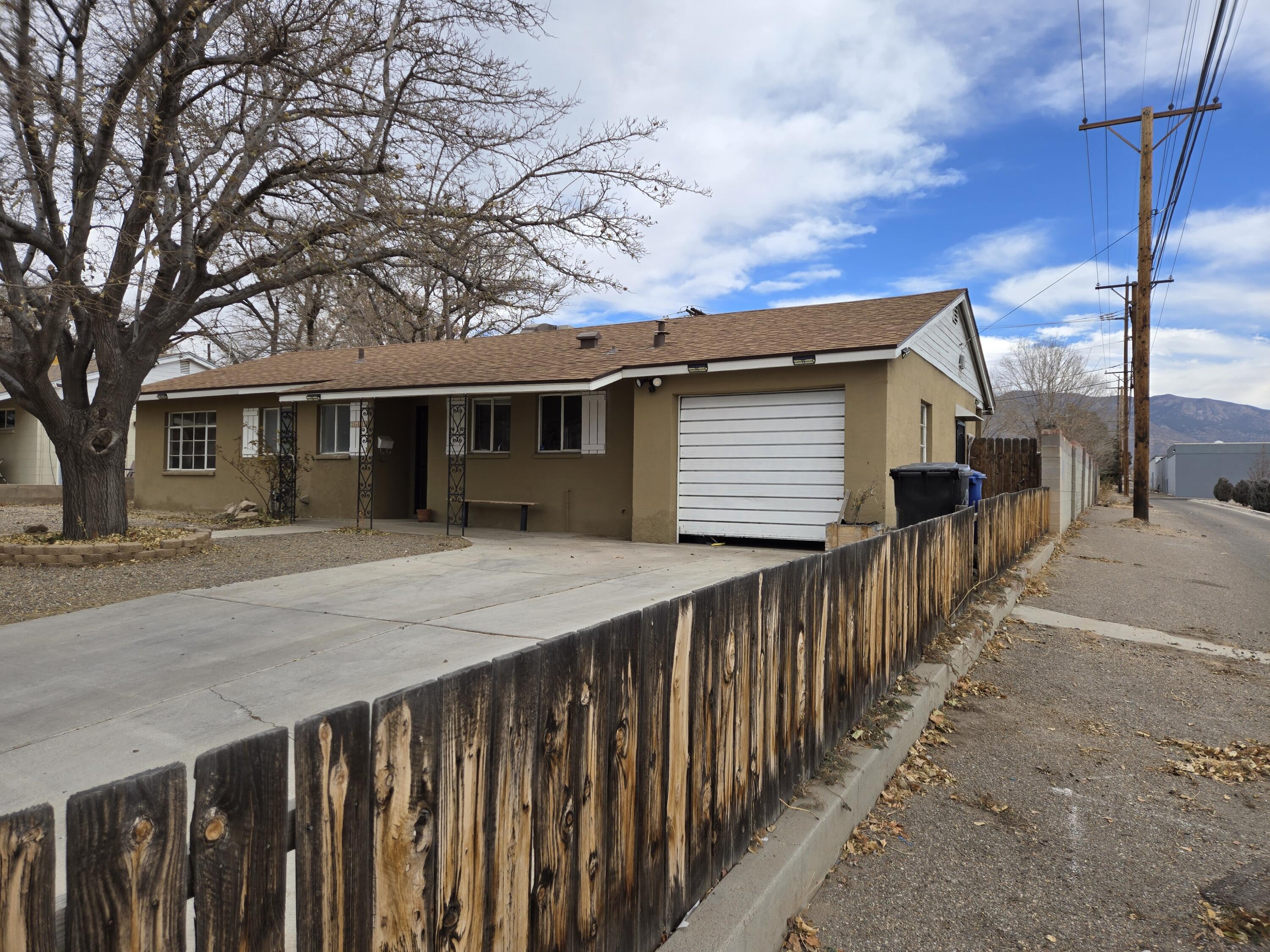 2612 ESPANOLA Street NE