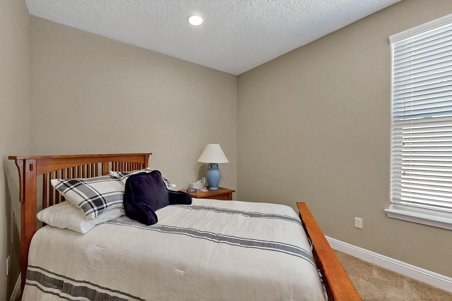 2923 KINGS CANYON Loop NE