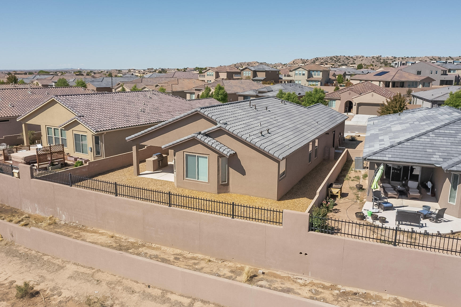 2923 KINGS CANYON Loop NE