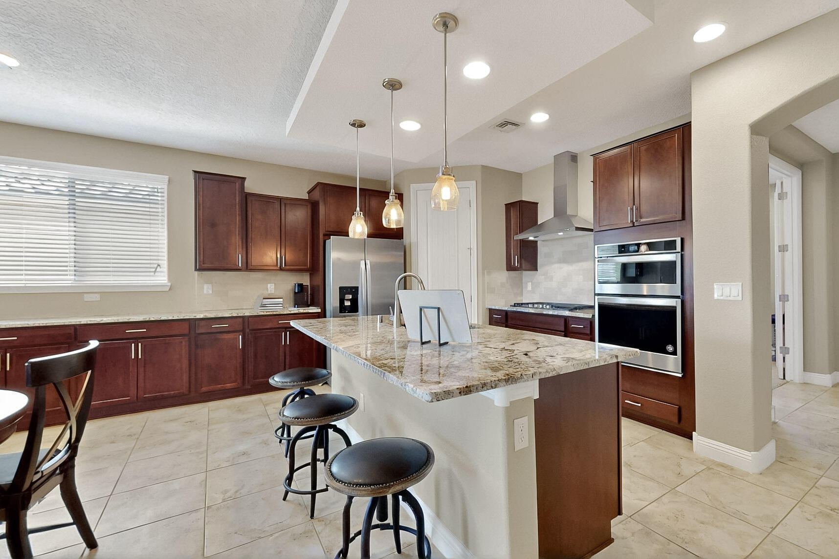 2923 KINGS CANYON Loop NE