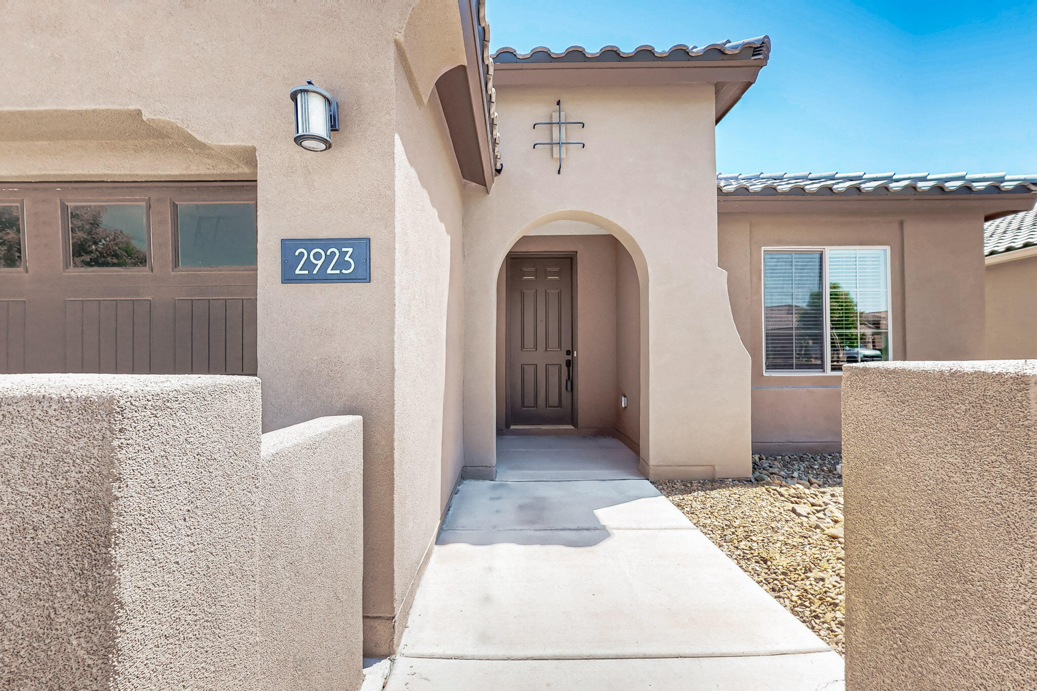 2923 KINGS CANYON Loop NE