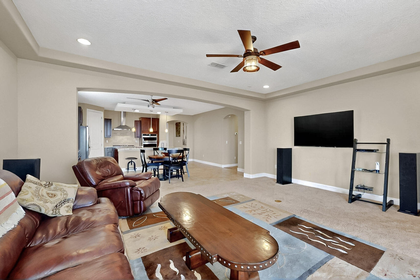 2923 KINGS CANYON Loop NE