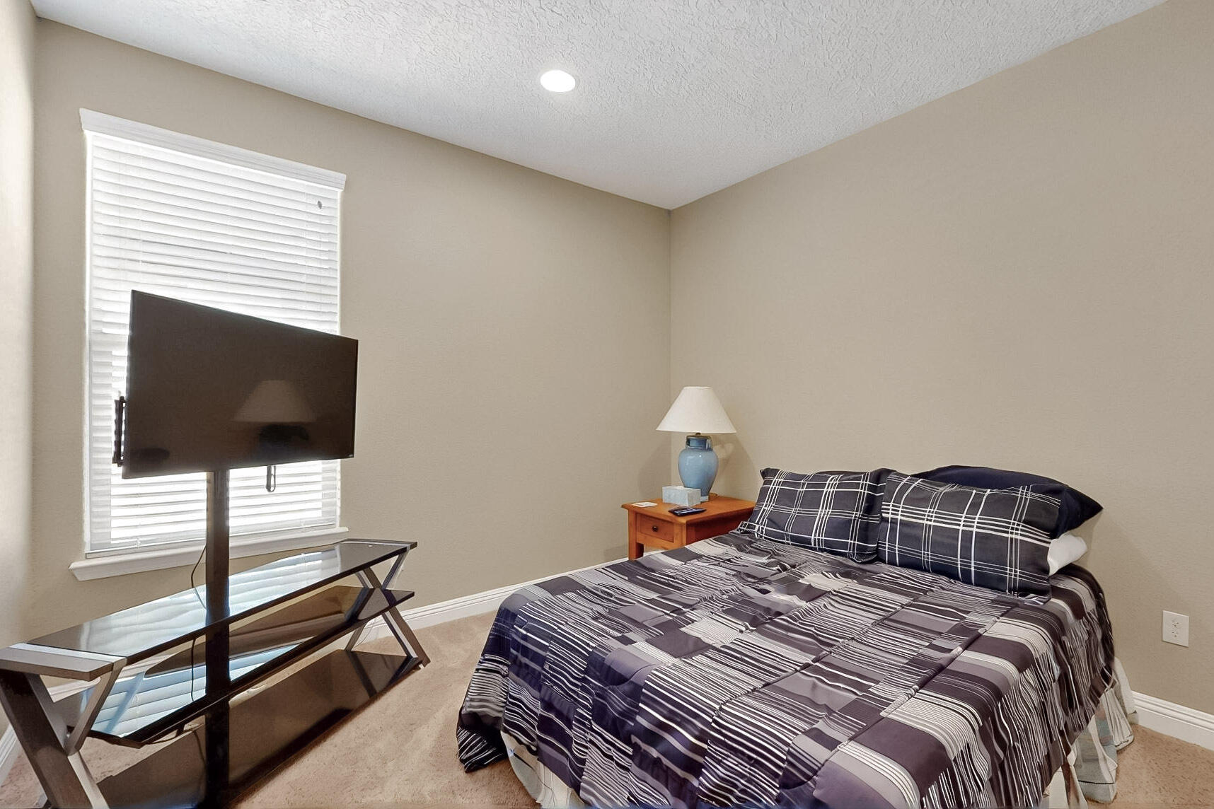 2923 KINGS CANYON Loop NE