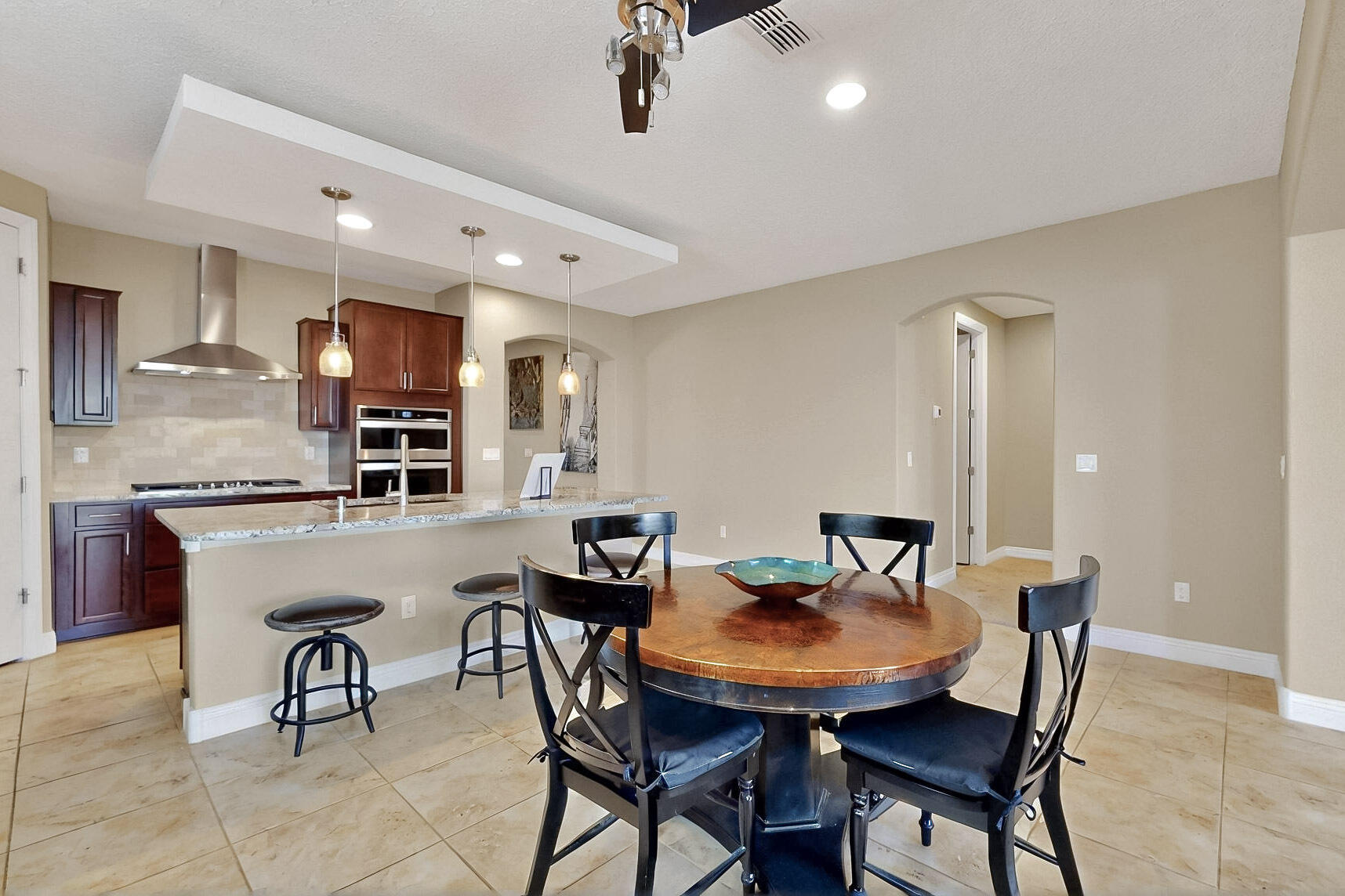 2923 KINGS CANYON Loop NE