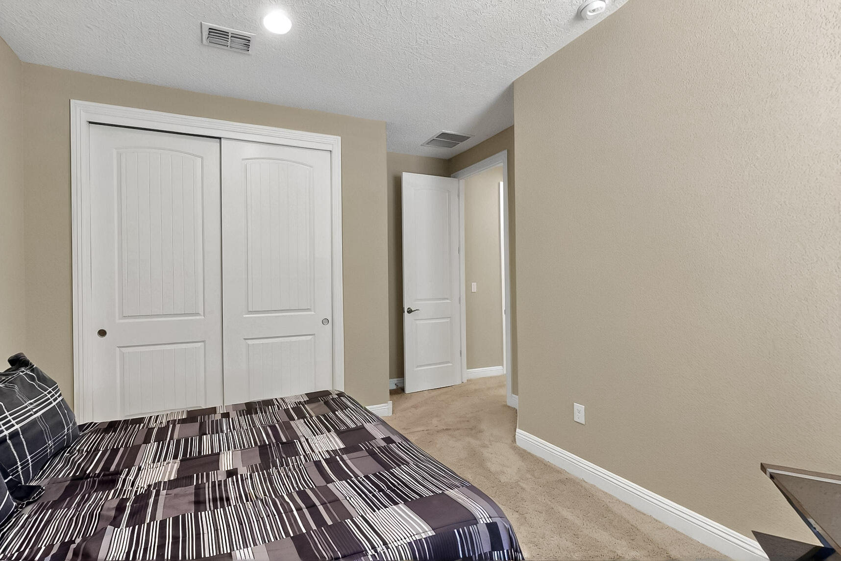 2923 KINGS CANYON Loop NE