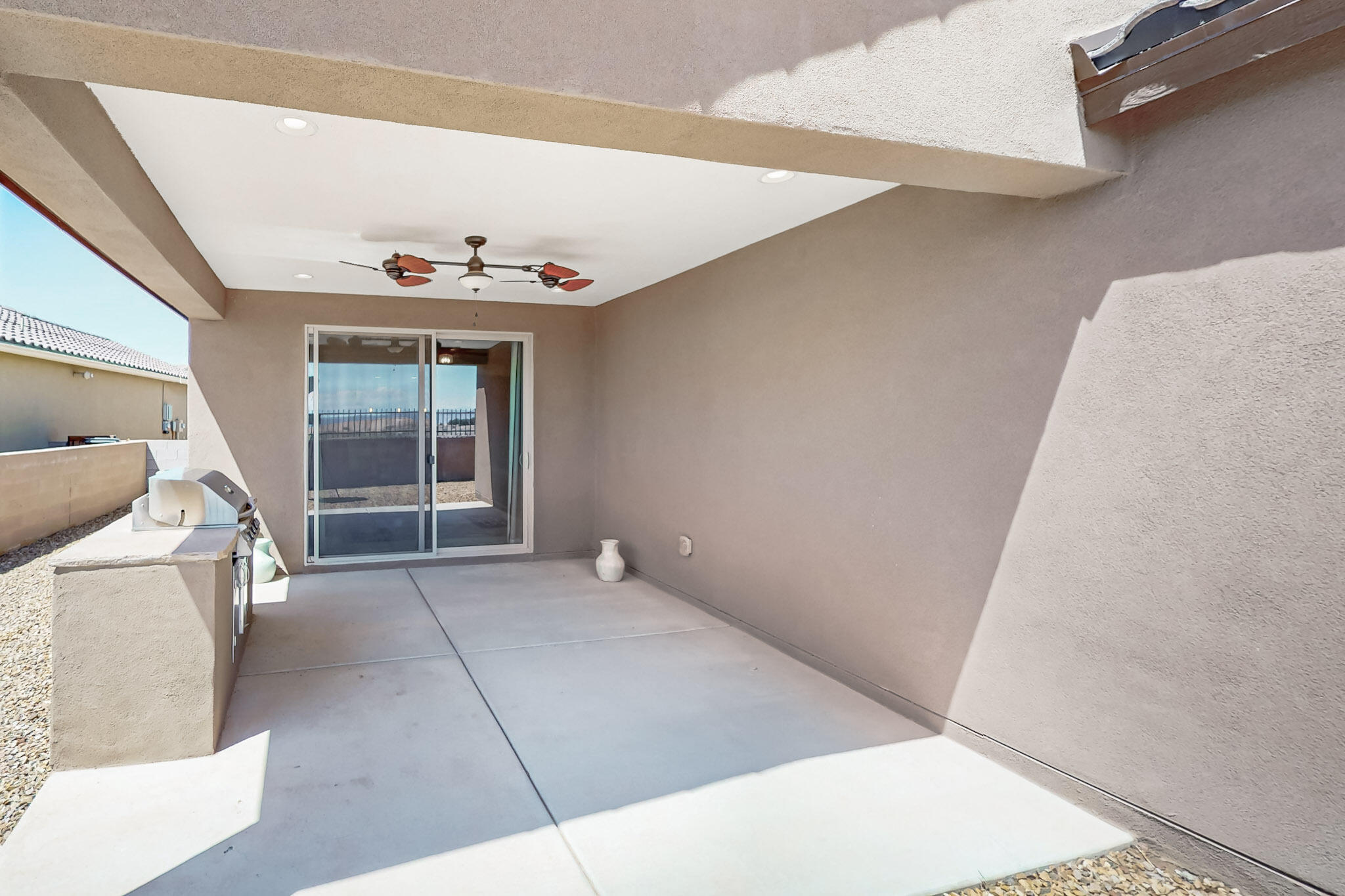2923 KINGS CANYON Loop NE