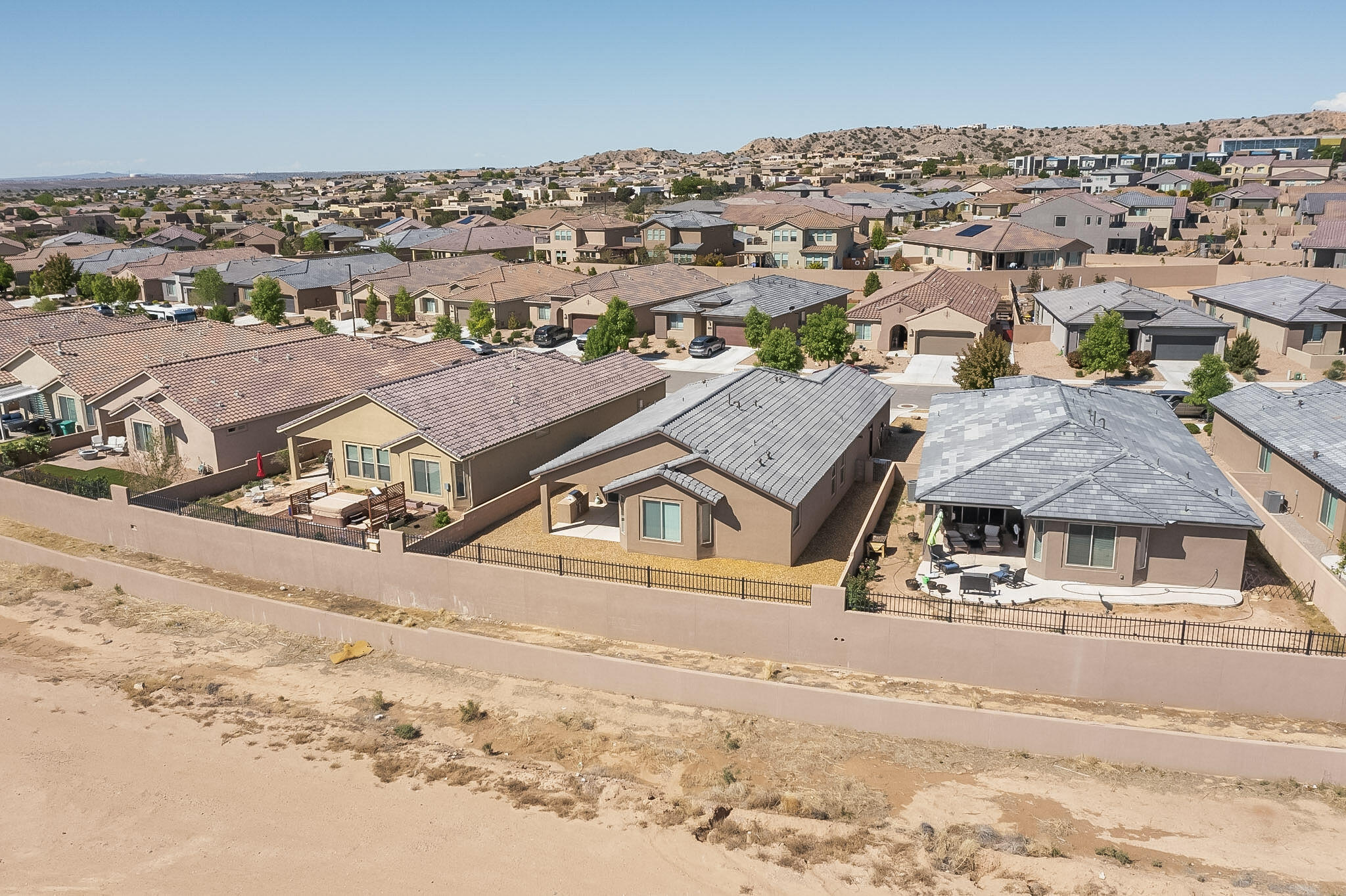 2923 KINGS CANYON Loop NE