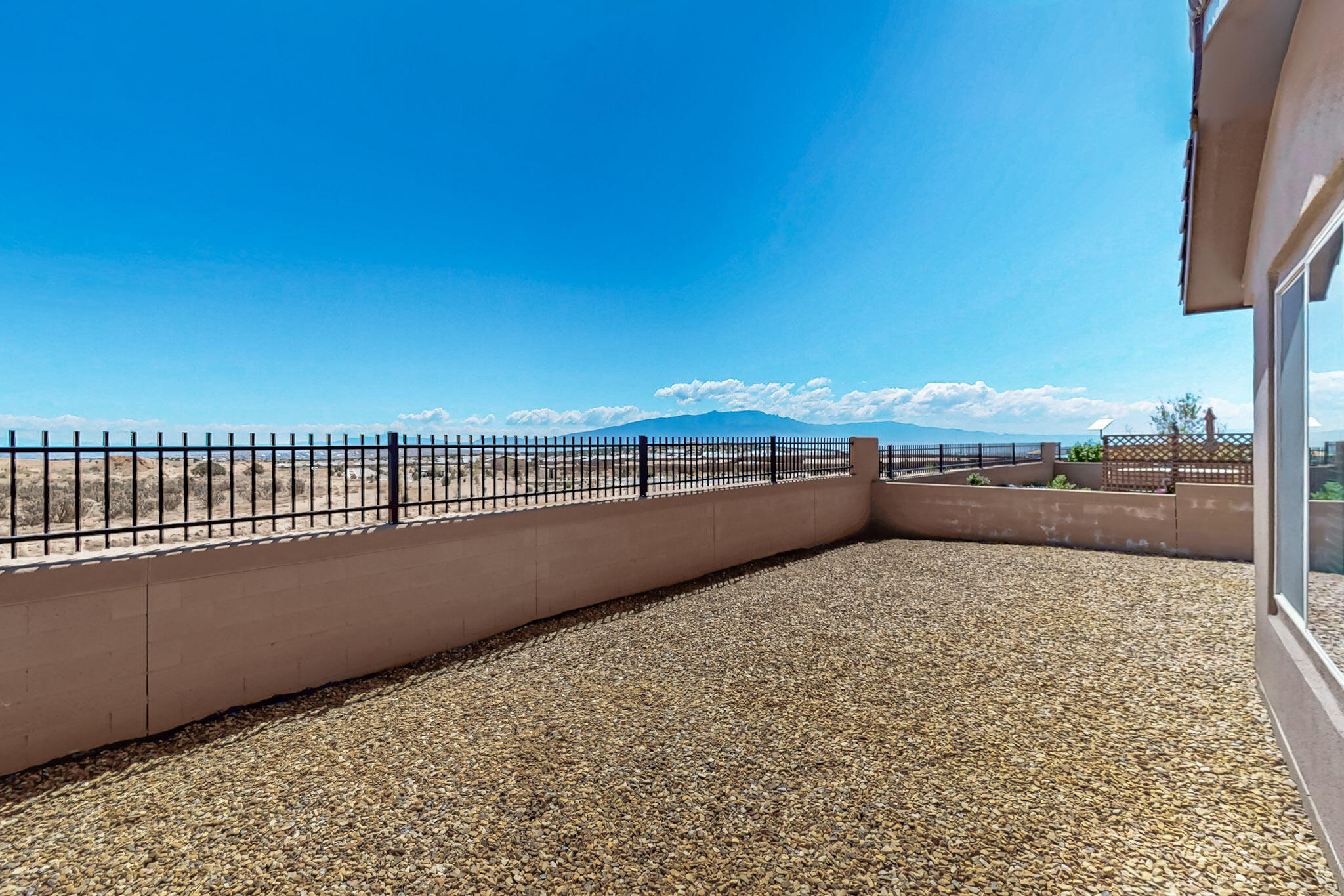 2923 KINGS CANYON Loop NE