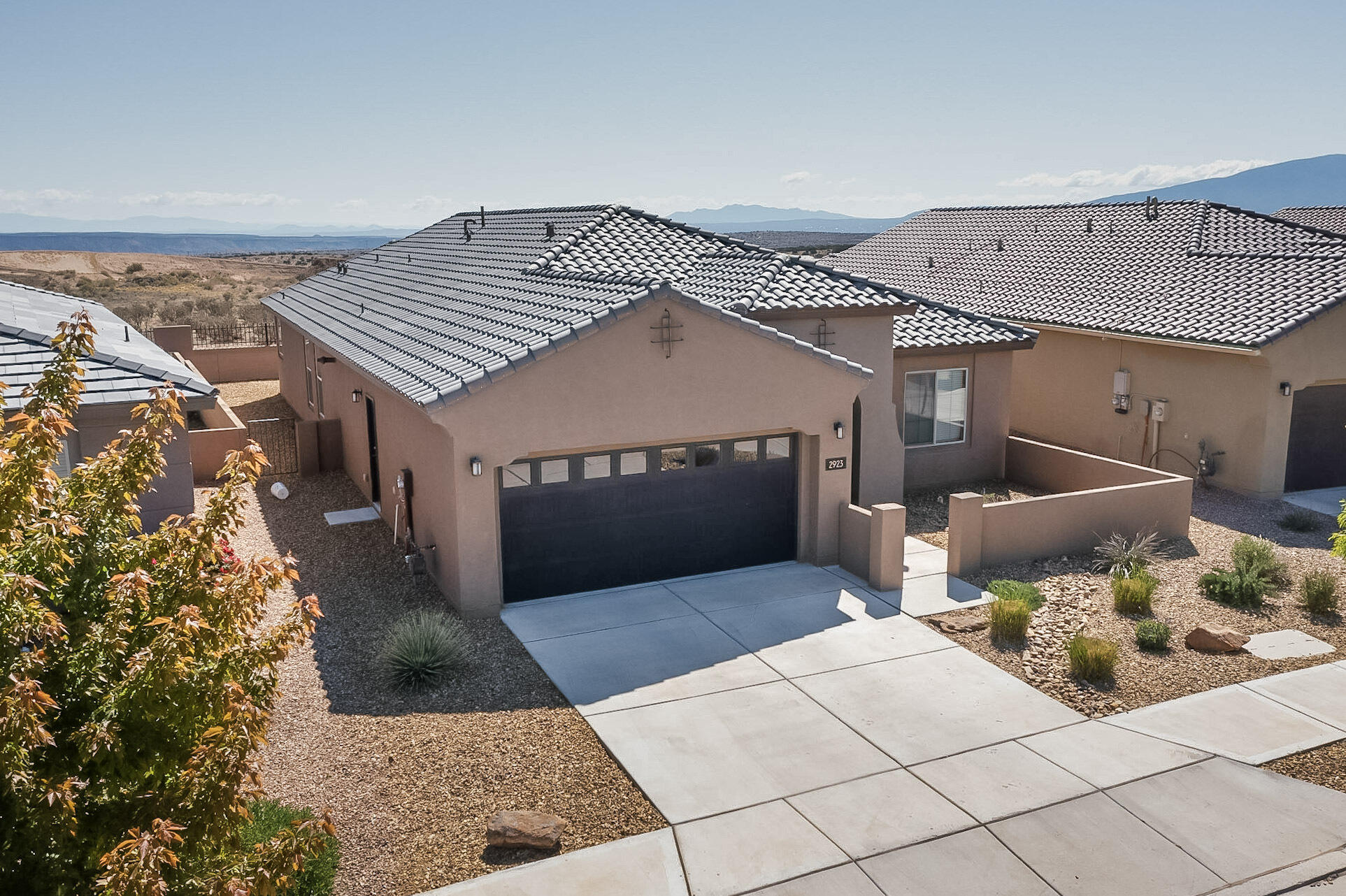 2923 KINGS CANYON Loop NE