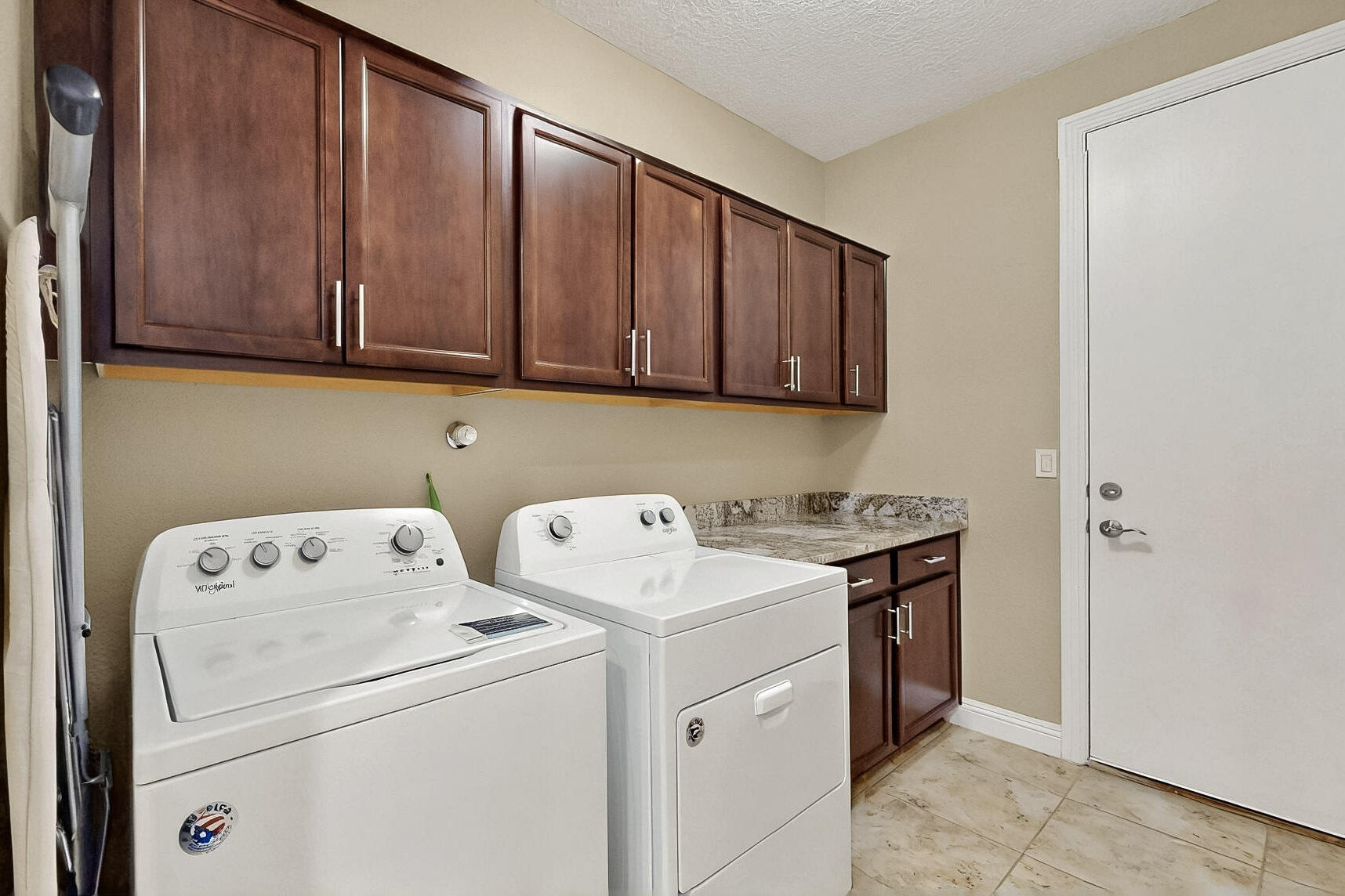 2923 KINGS CANYON Loop NE