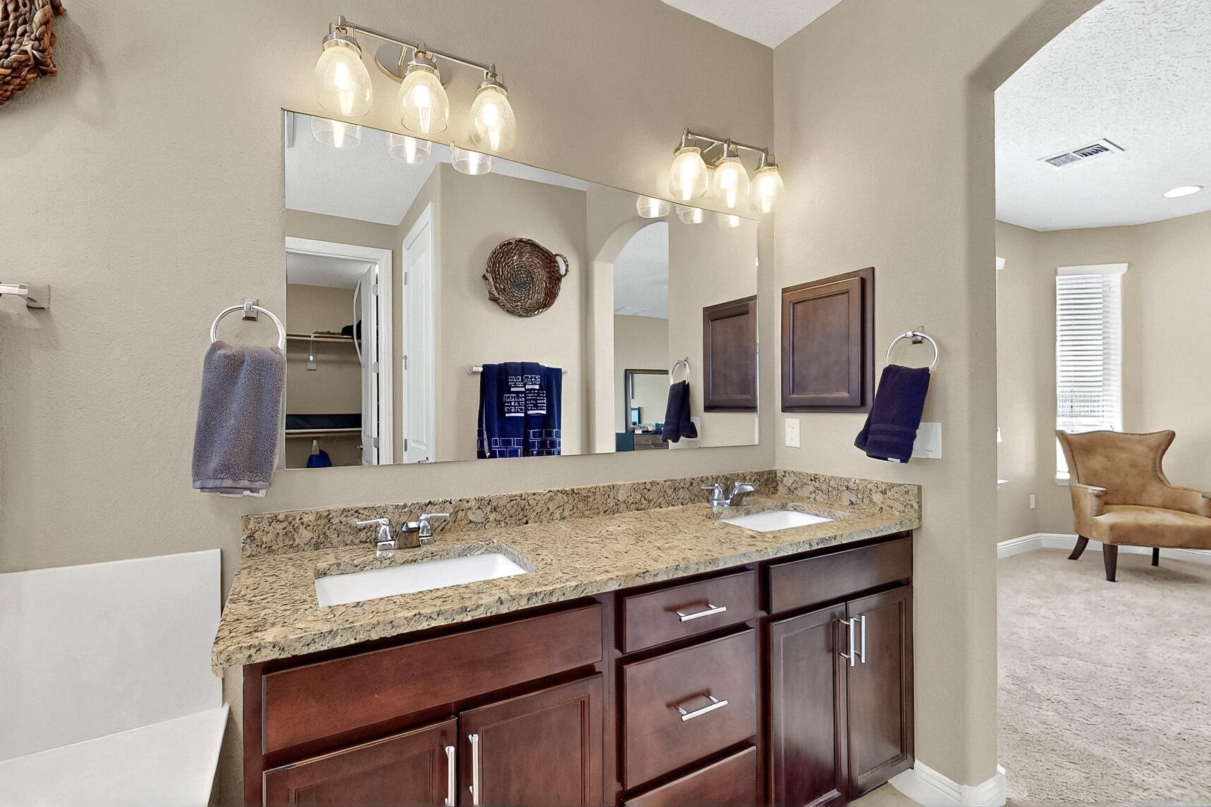 2923 KINGS CANYON Loop NE