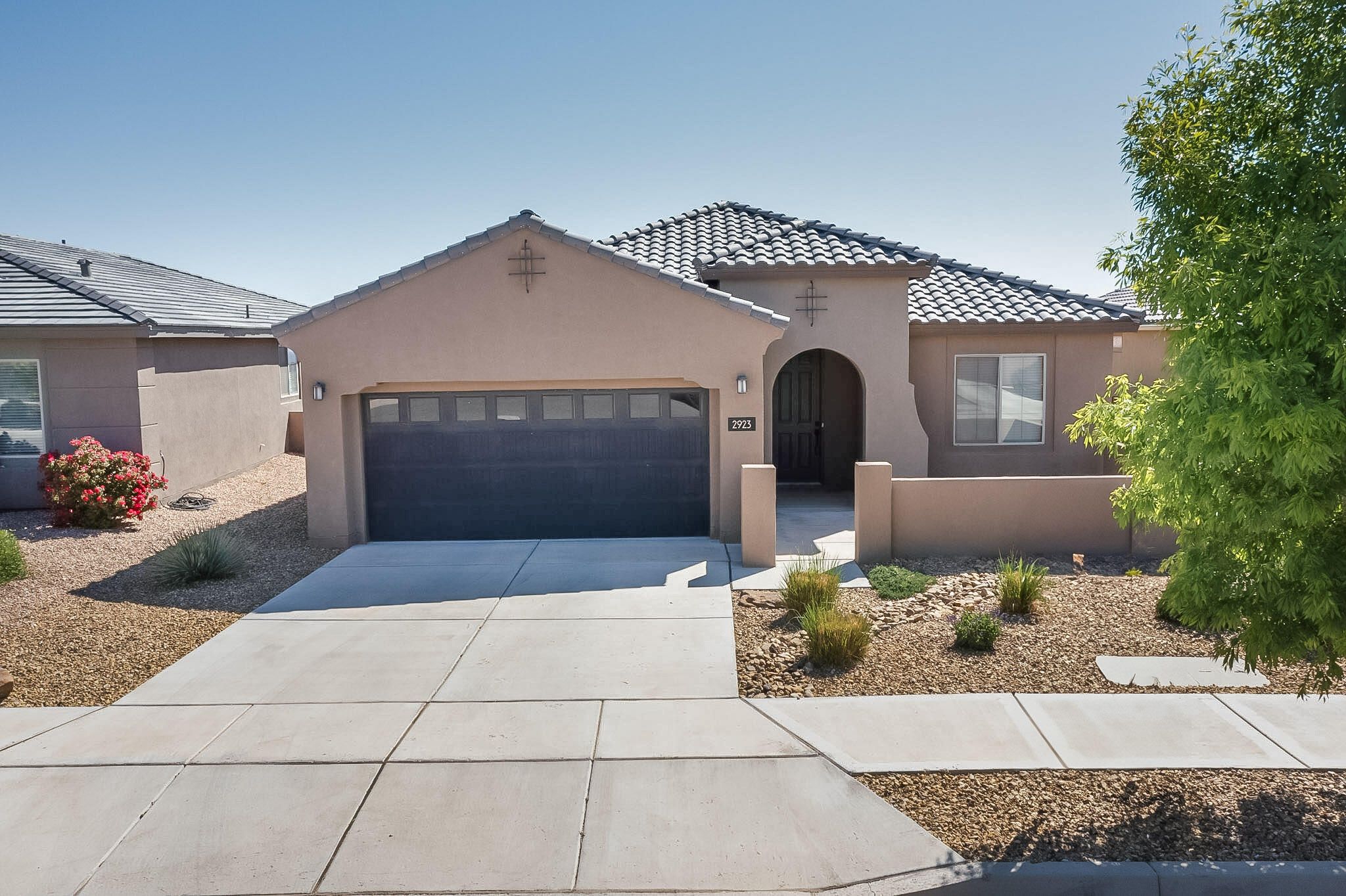 2923 KINGS CANYON Loop NE