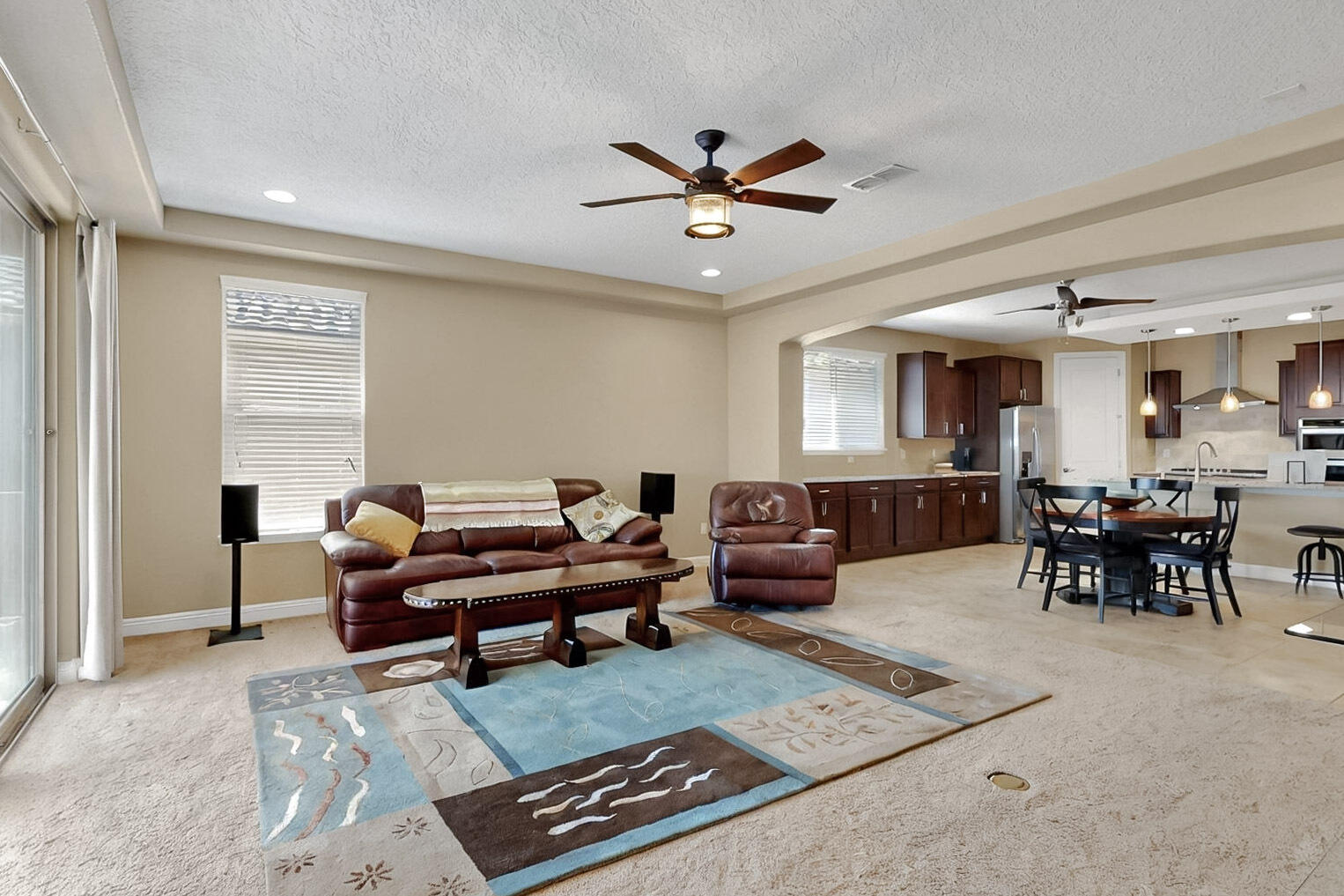 2923 KINGS CANYON Loop NE