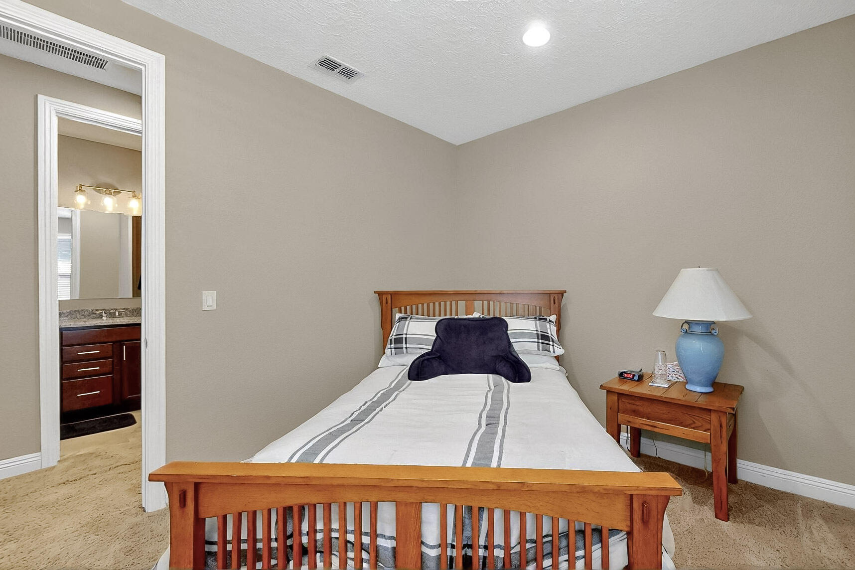 2923 KINGS CANYON Loop NE