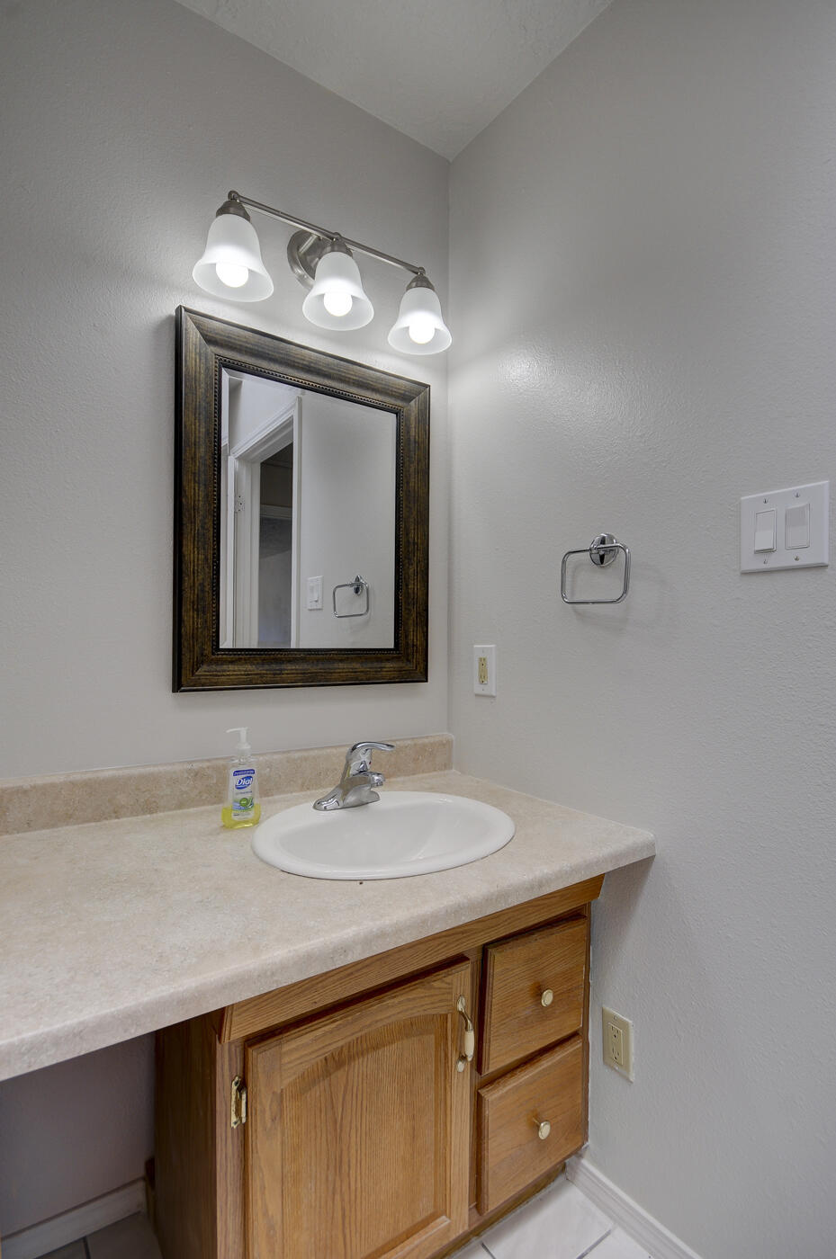 78 PECOS Loop SE