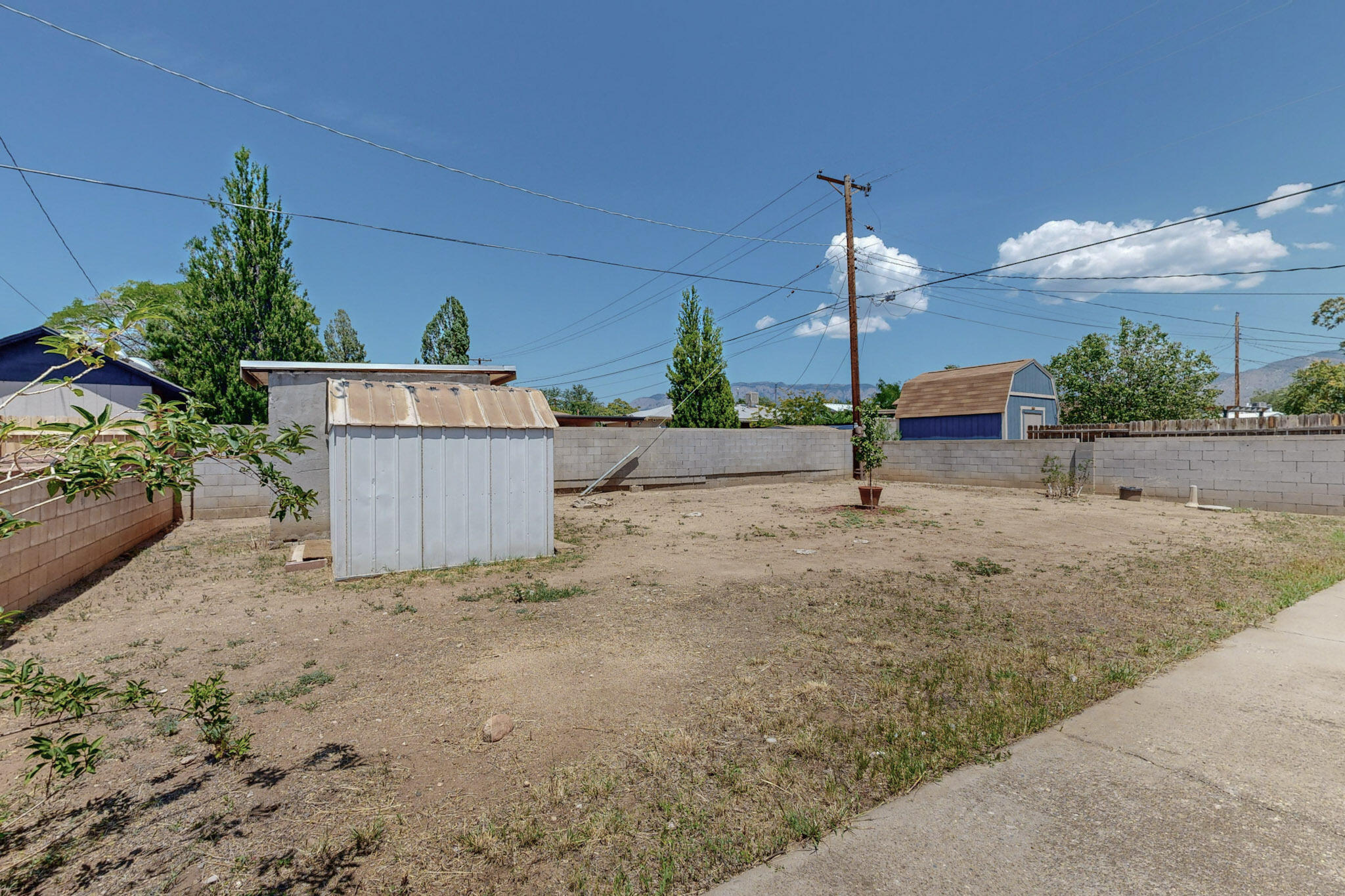 9005 FAIRBANKS Road NE