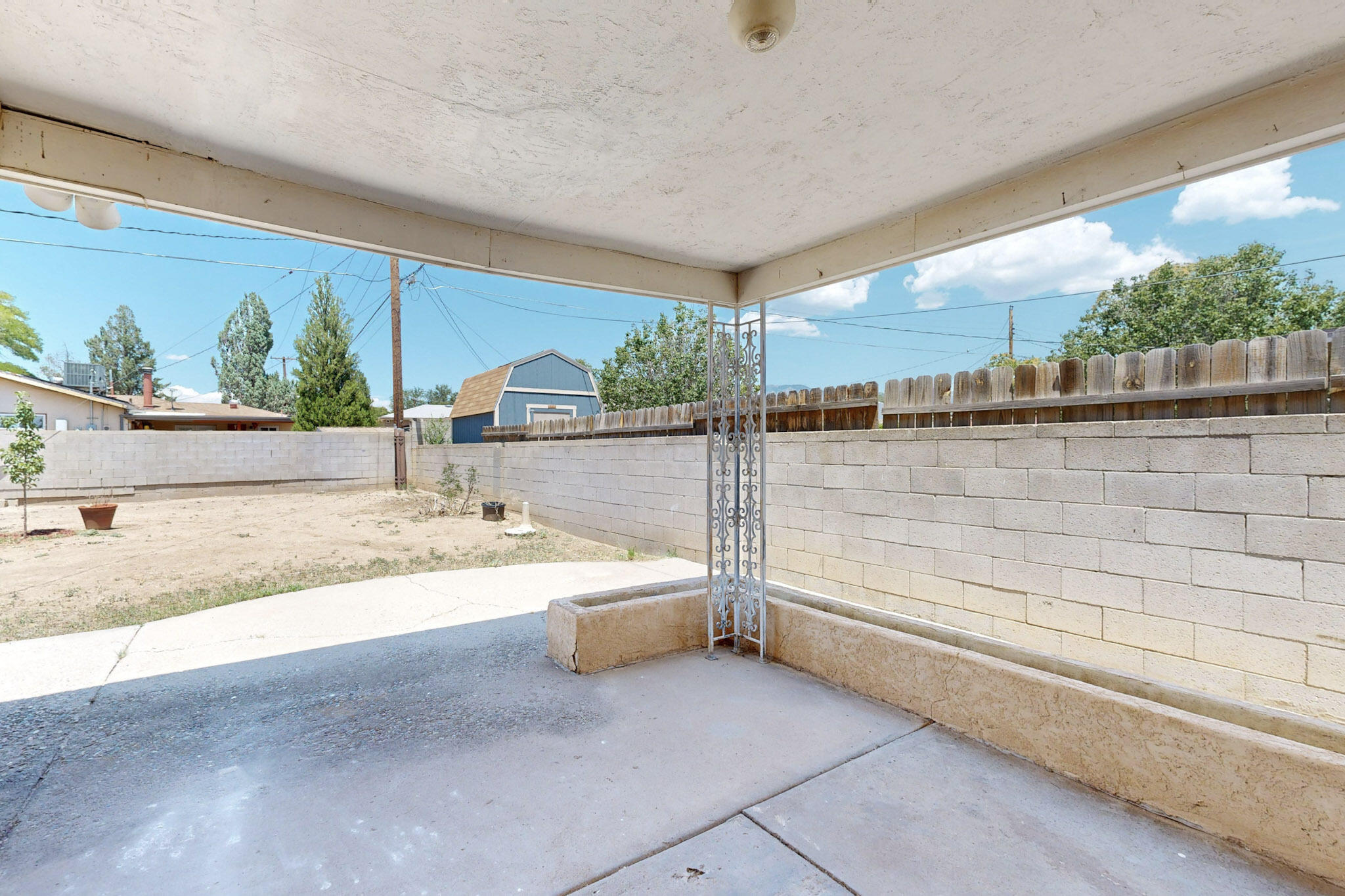 9005 FAIRBANKS Road NE