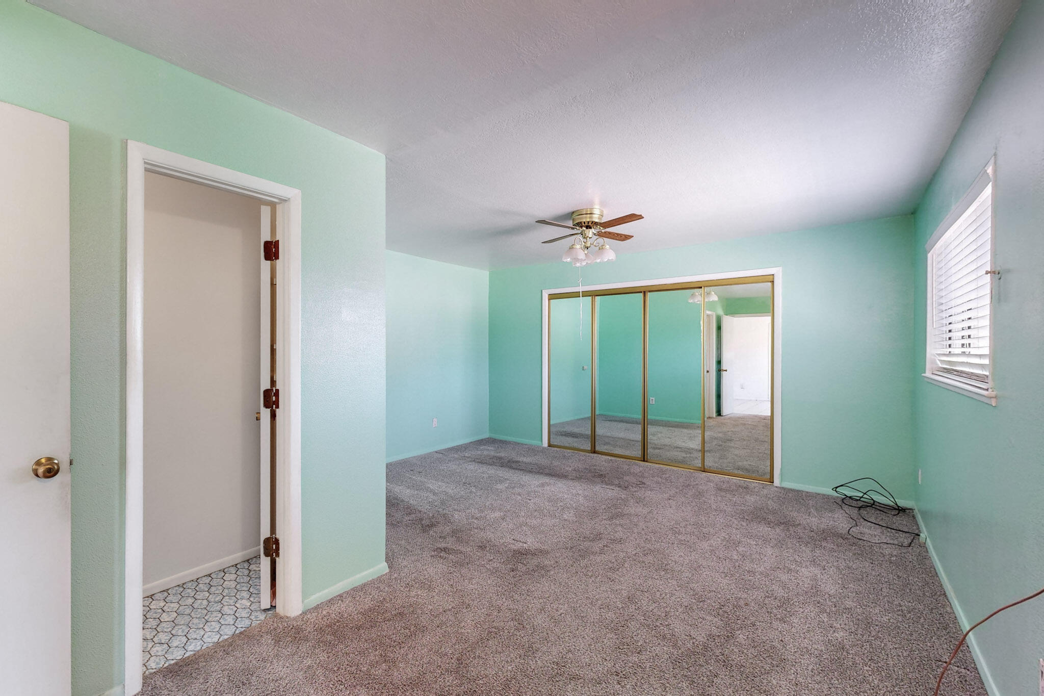 9005 FAIRBANKS Road NE
