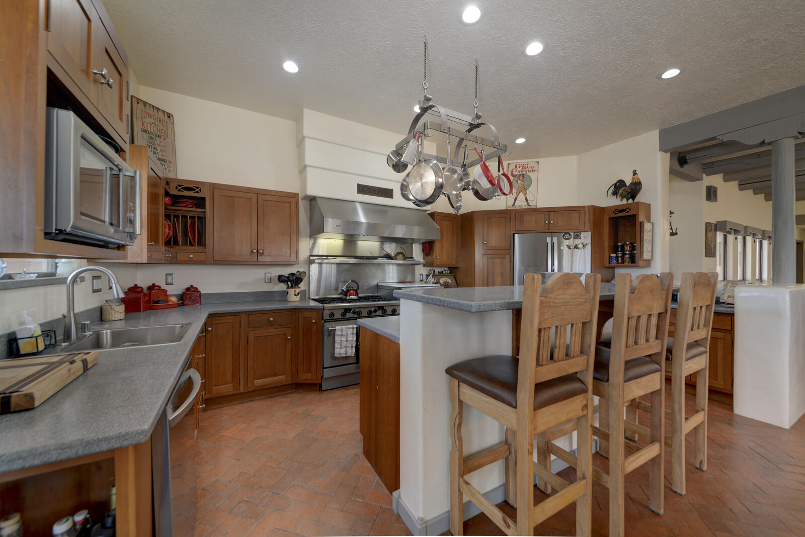 2492 GREEN Drive