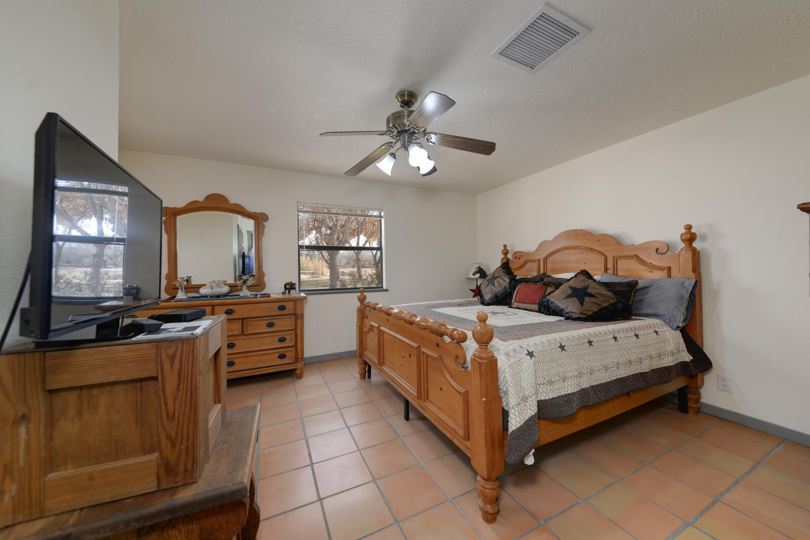 2492 GREEN Drive