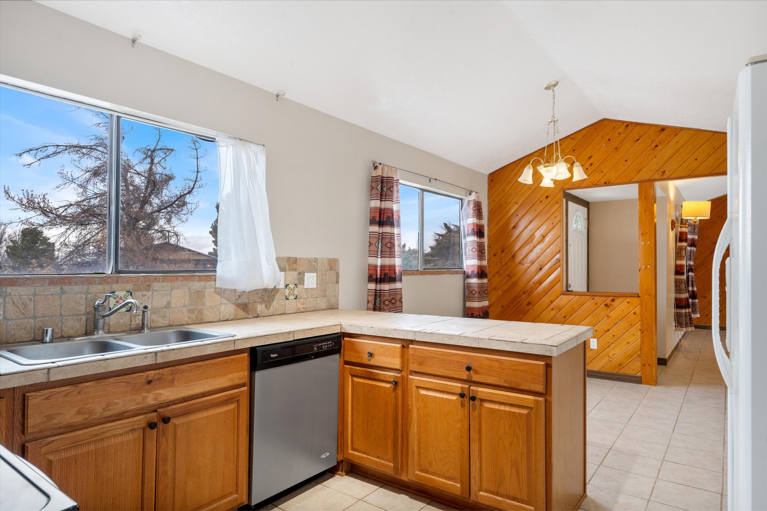 392 ALDA Road SE