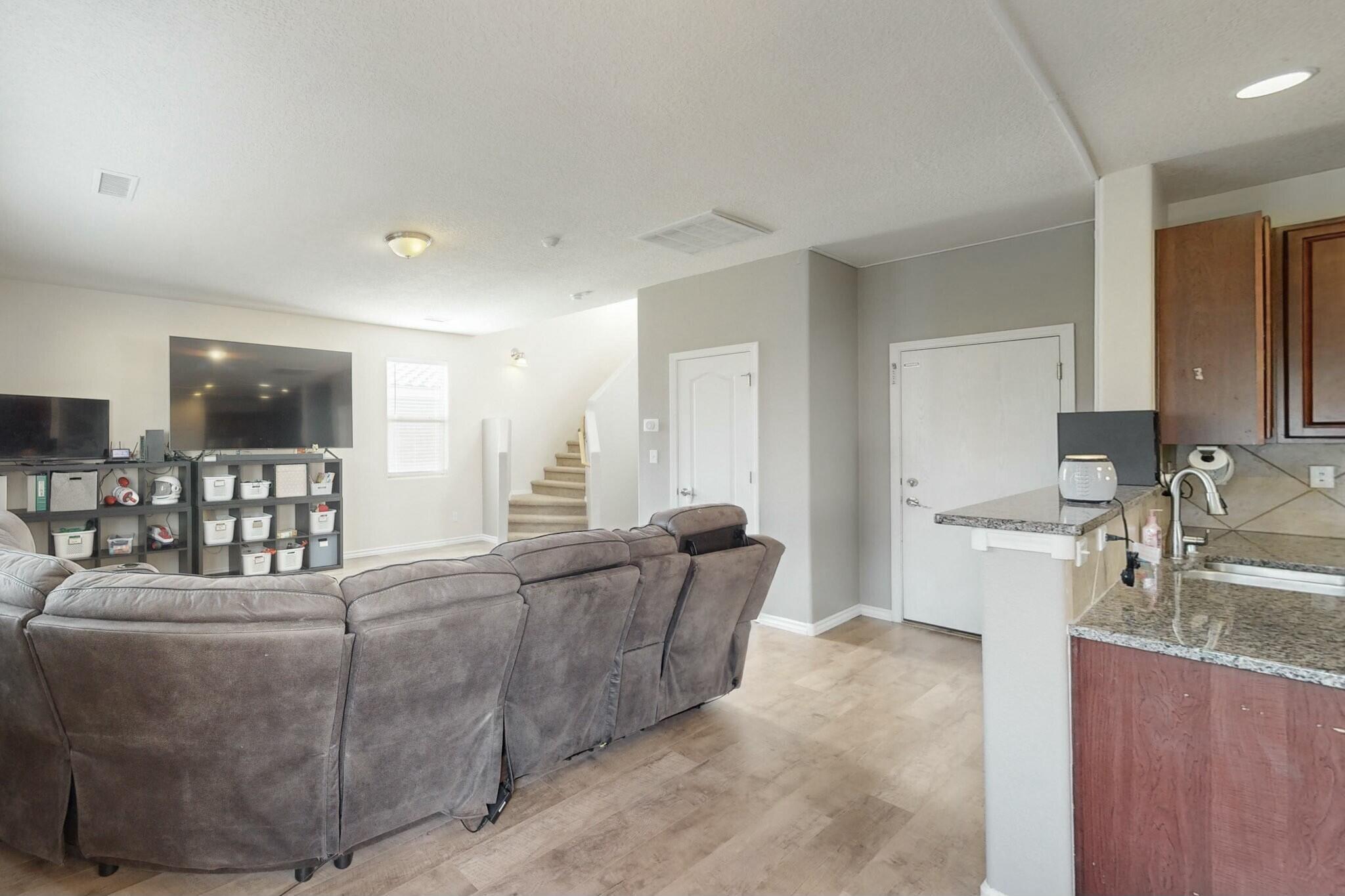 2223 VISTA DE COLINAS Drive SE