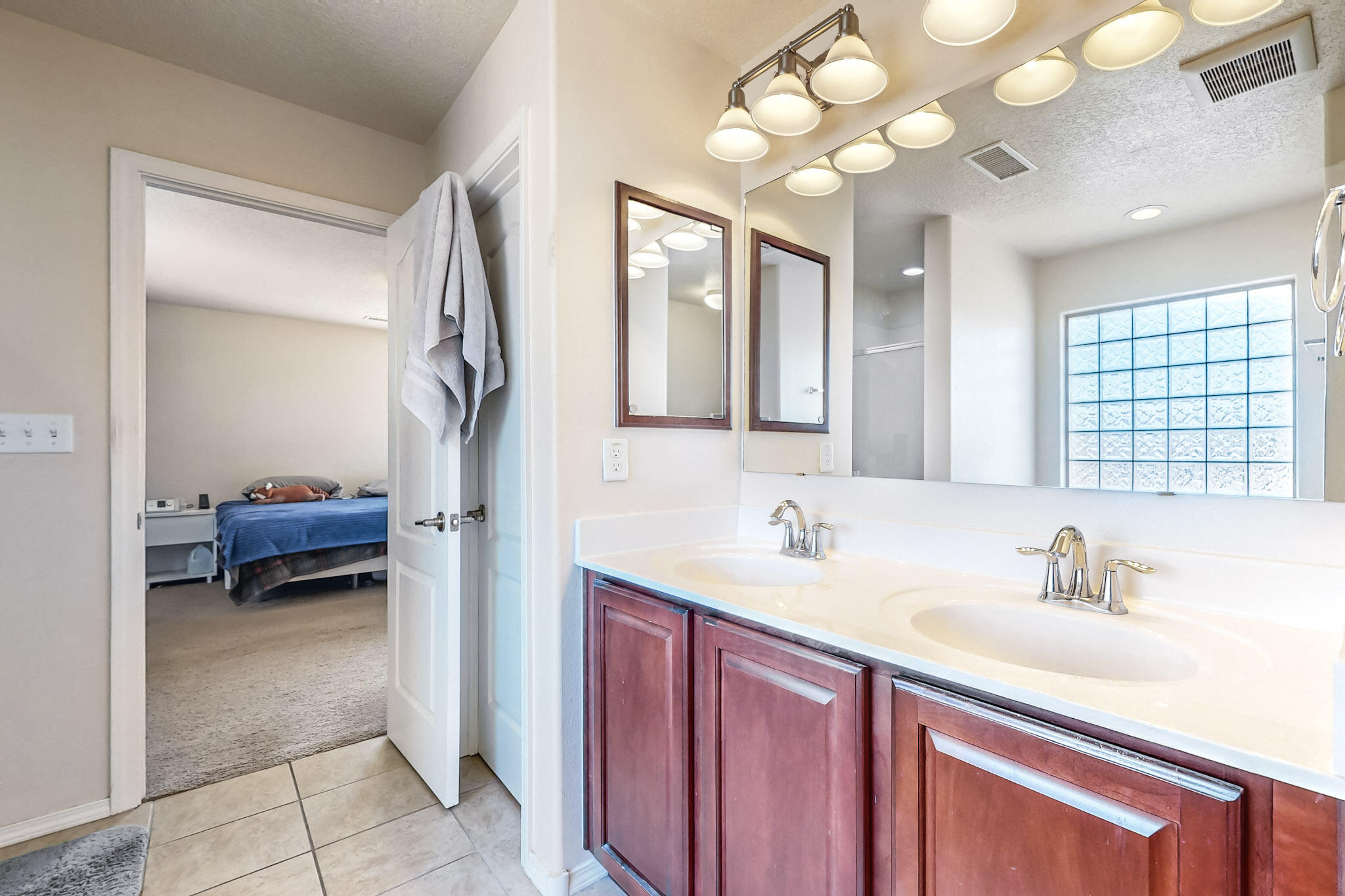 2223 VISTA DE COLINAS Drive SE