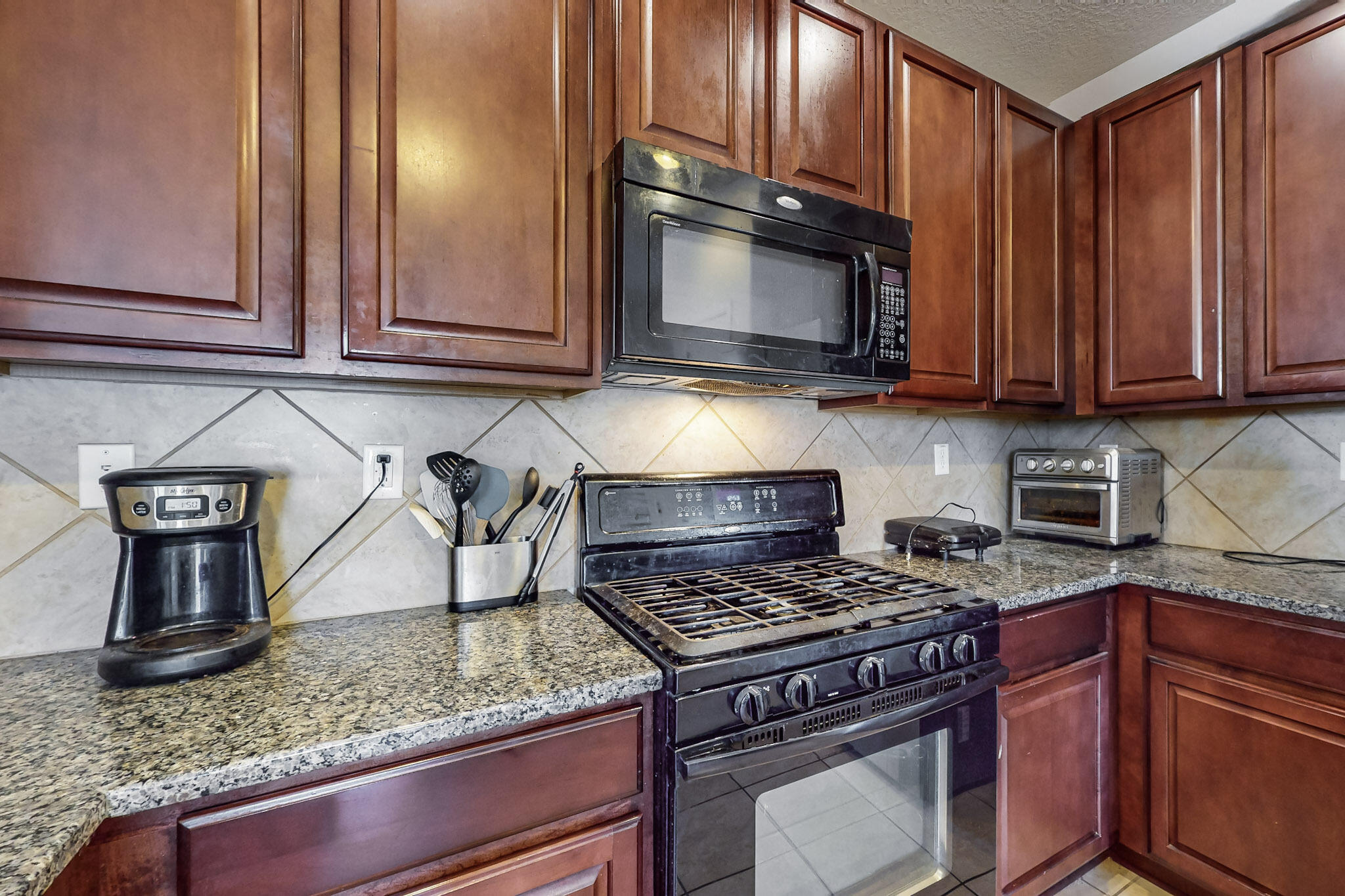 2223 VISTA DE COLINAS Drive SE