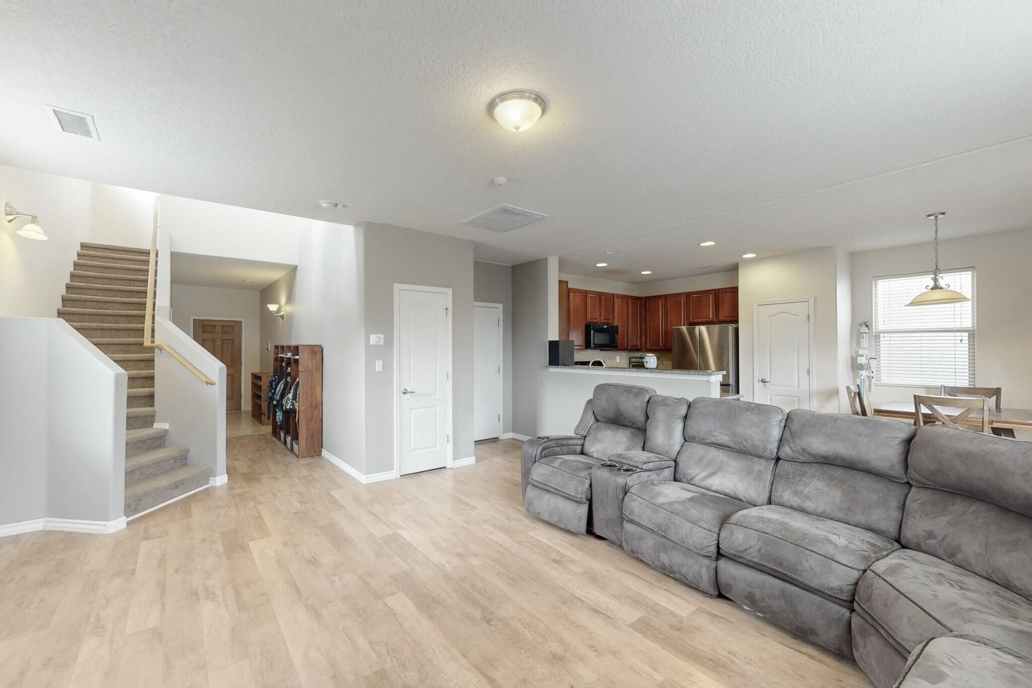 2223 VISTA DE COLINAS Drive SE