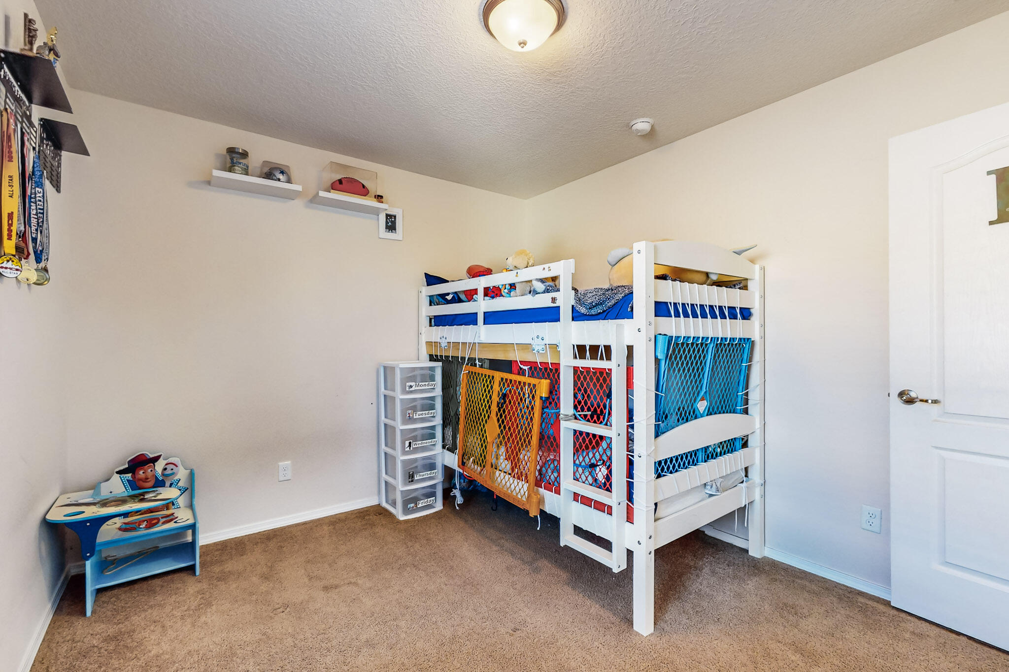 2223 VISTA DE COLINAS Drive SE